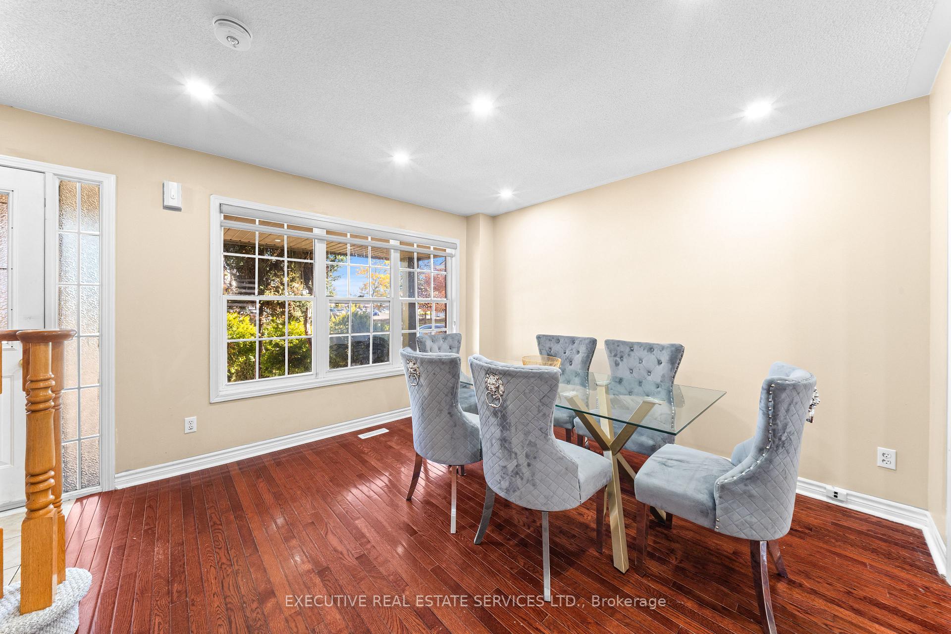 Photo 15 of 34 Worthington Avenue, Brampton, Fletcher's Meadow — HOMEH