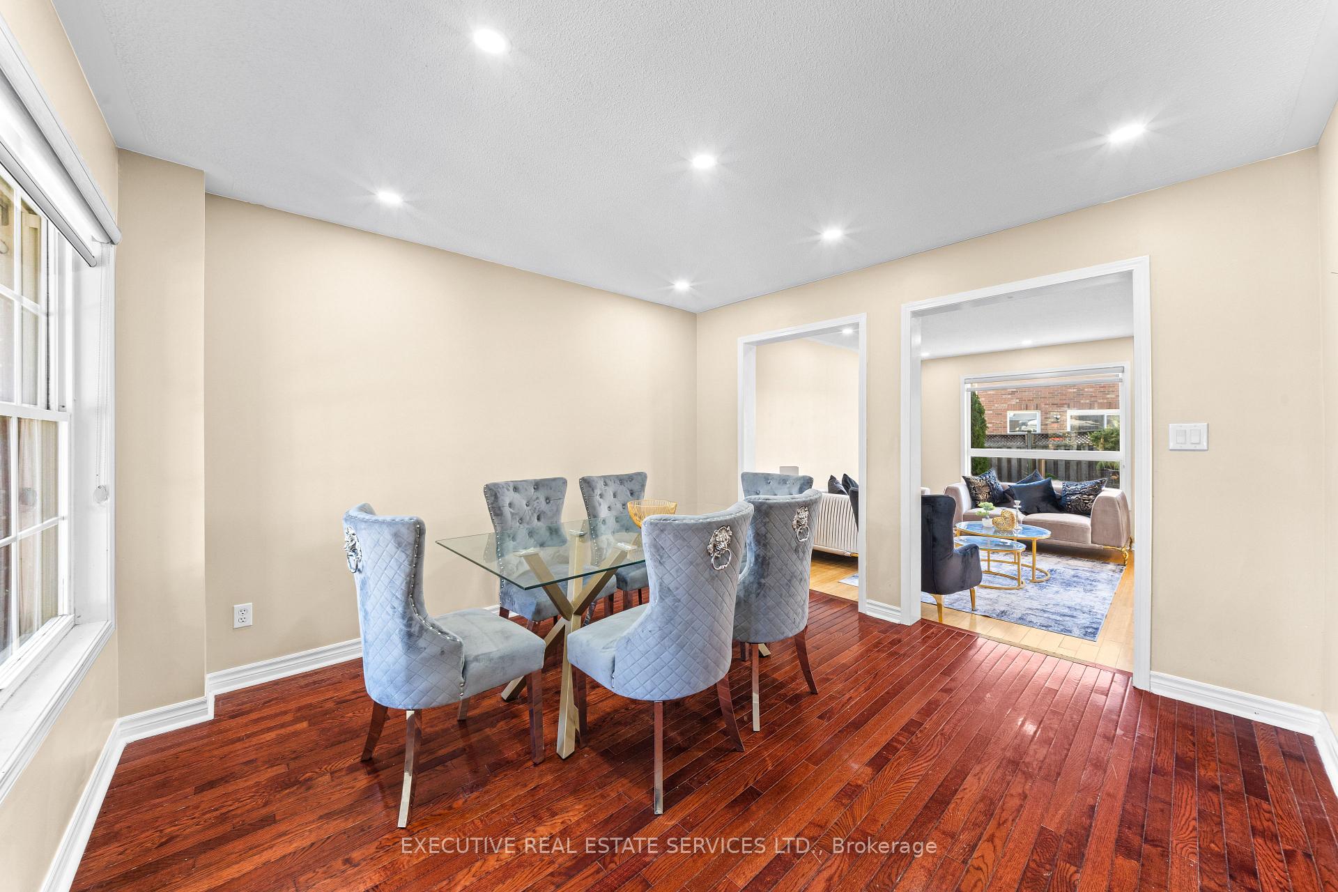 Photo 16 of 34 Worthington Avenue, Brampton, Fletcher's Meadow — HOMEH