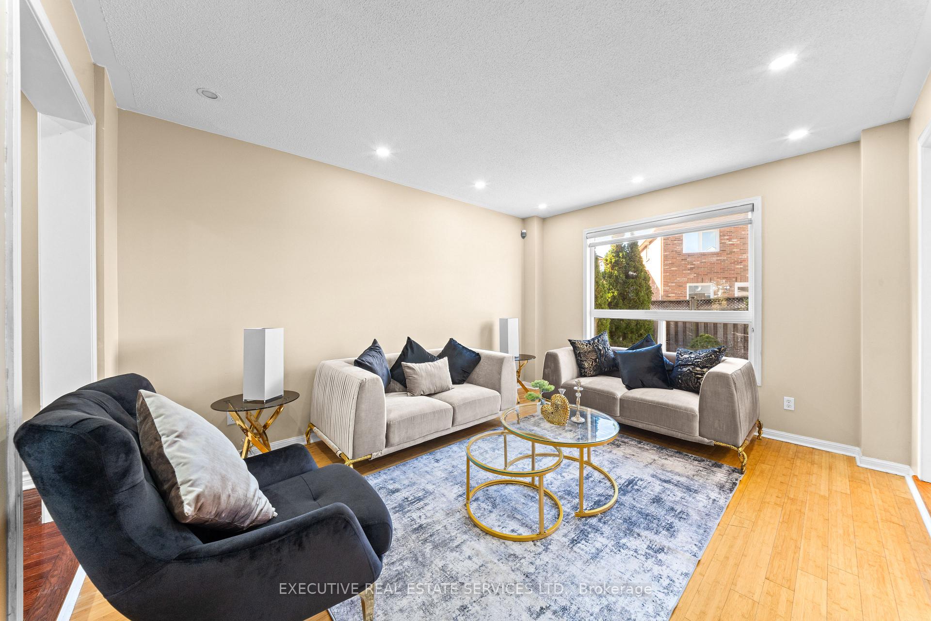 Photo 18 of 34 Worthington Avenue, Brampton, Fletcher's Meadow — HOMEH