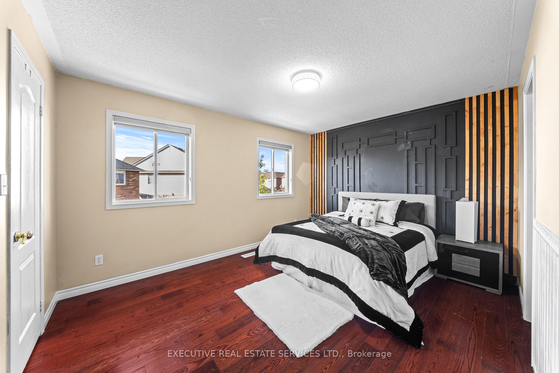 Photo 28 of 34 Worthington Avenue, Brampton, Fletcher's Meadow — HOMEH