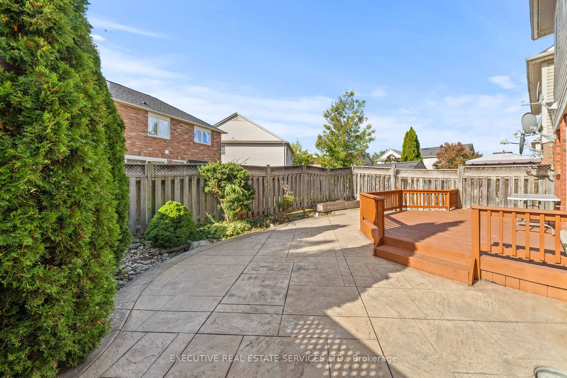 Photo 36 of 34 Worthington Avenue, Brampton, Fletcher's Meadow — HOMEH