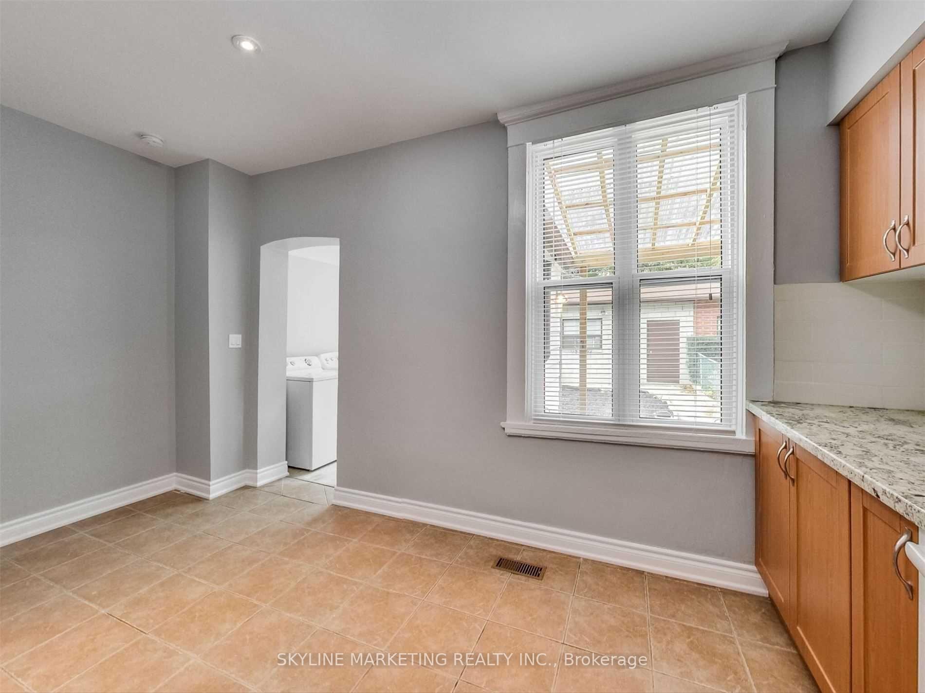 Photo 5 of Unit Lower, 596 Dufferin Street, Toronto, Little Portugal — HOMEH