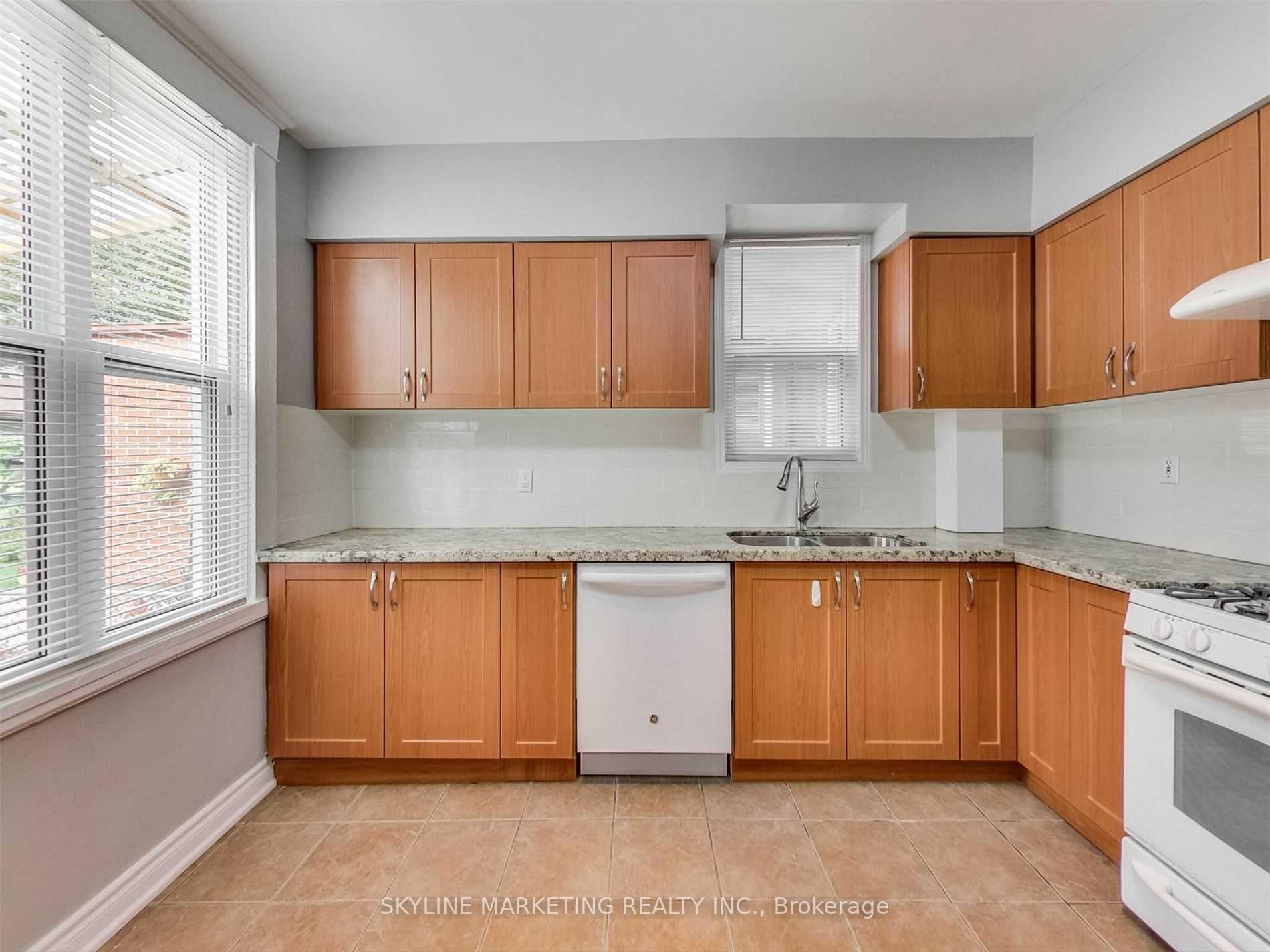 Photo 6 of Unit Lower, 596 Dufferin Street, Toronto, Little Portugal — HOMEH