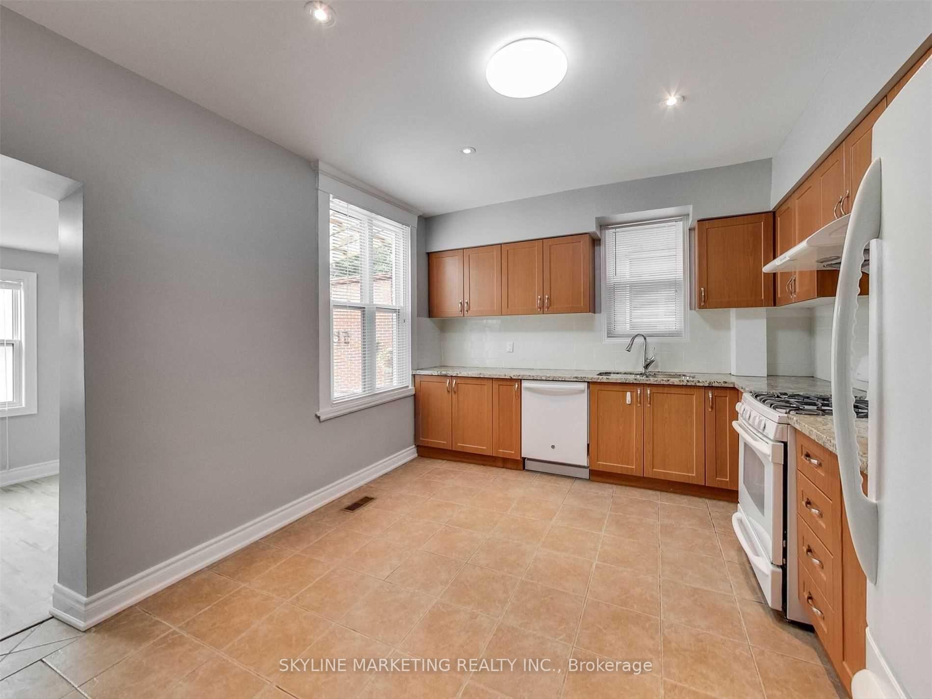 Photo 7 of Unit Lower, 596 Dufferin Street, Toronto, Little Portugal — HOMEH