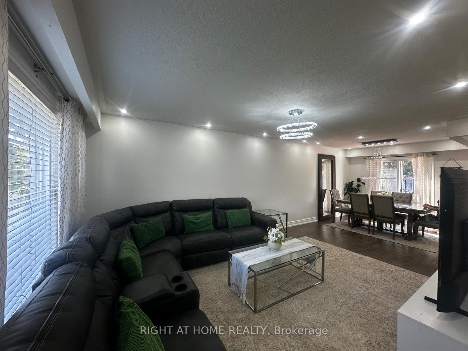 Photo 5 of 71 Sandrift Square, Scarborough, Morningside — HOMEH