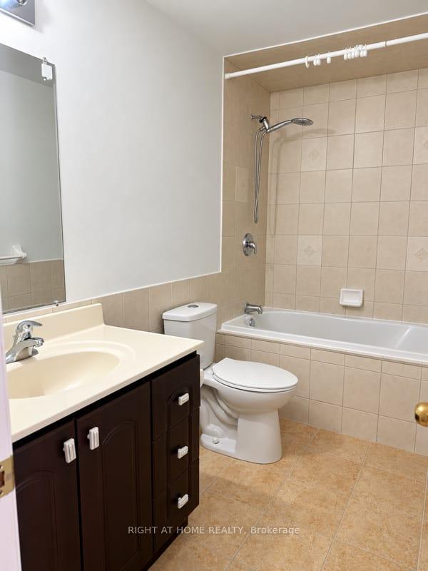 Photo 10 of Unit Walkout Basement, 23 Lark Crescent, Richmond Hill, Devonsleigh — HOMEH
