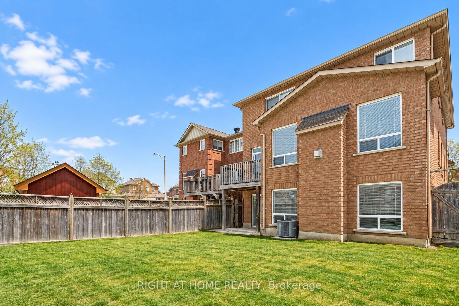 Photo 14 of Unit Walkout Basement, 23 Lark Crescent, Richmond Hill, Devonsleigh — HOMEH