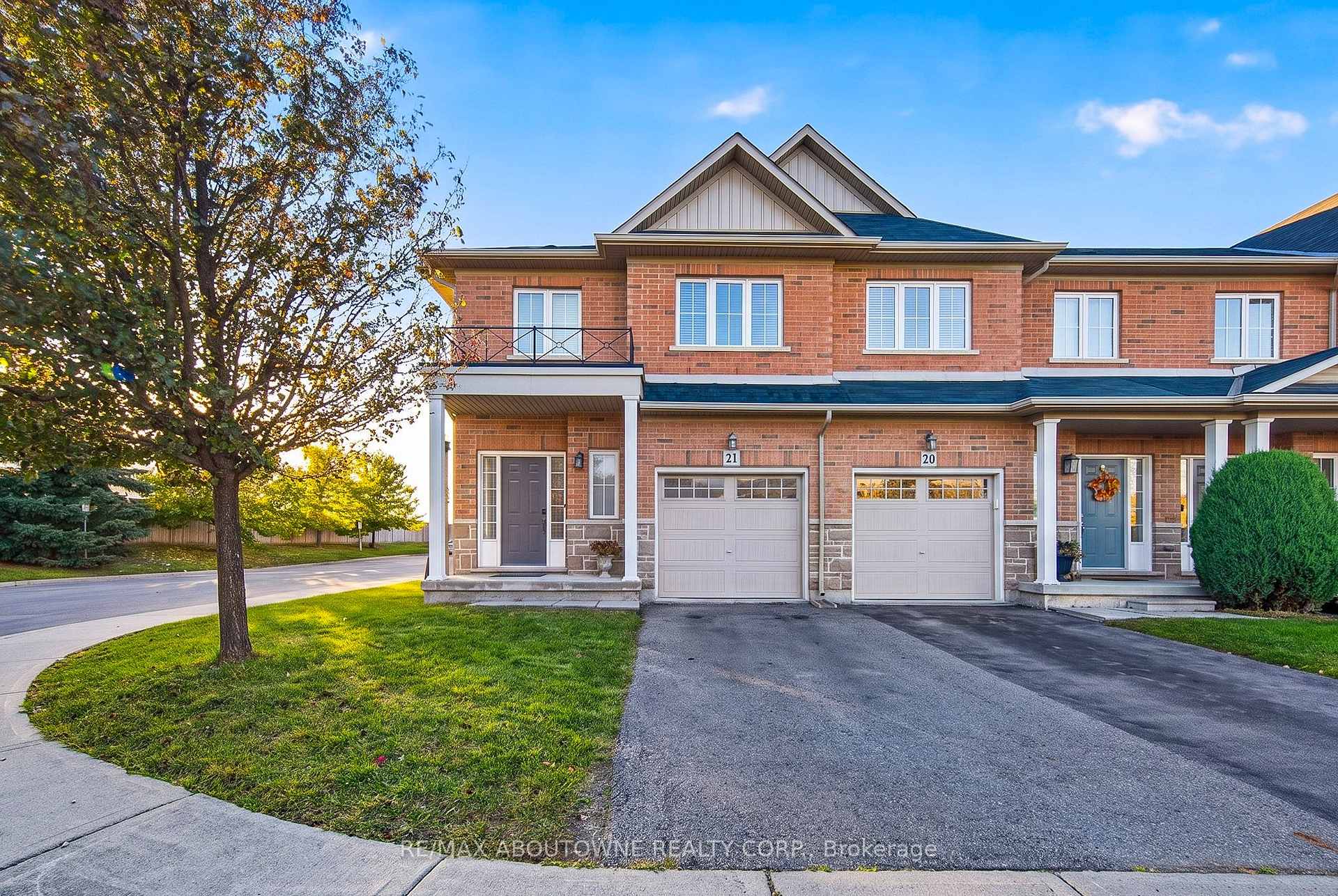 Photo 1 of Unit 21, 170 Palacebeach Trail, Hamilton, Lakeshore — HOMEH