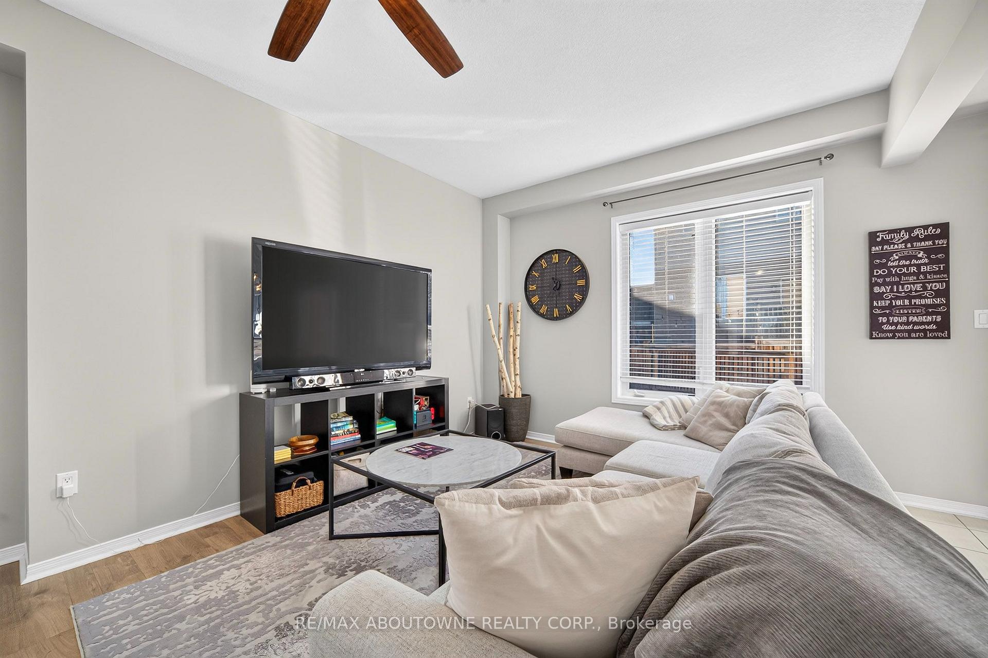 Photo 6 of Unit 21, 170 Palacebeach Trail, Hamilton, Lakeshore — HOMEH