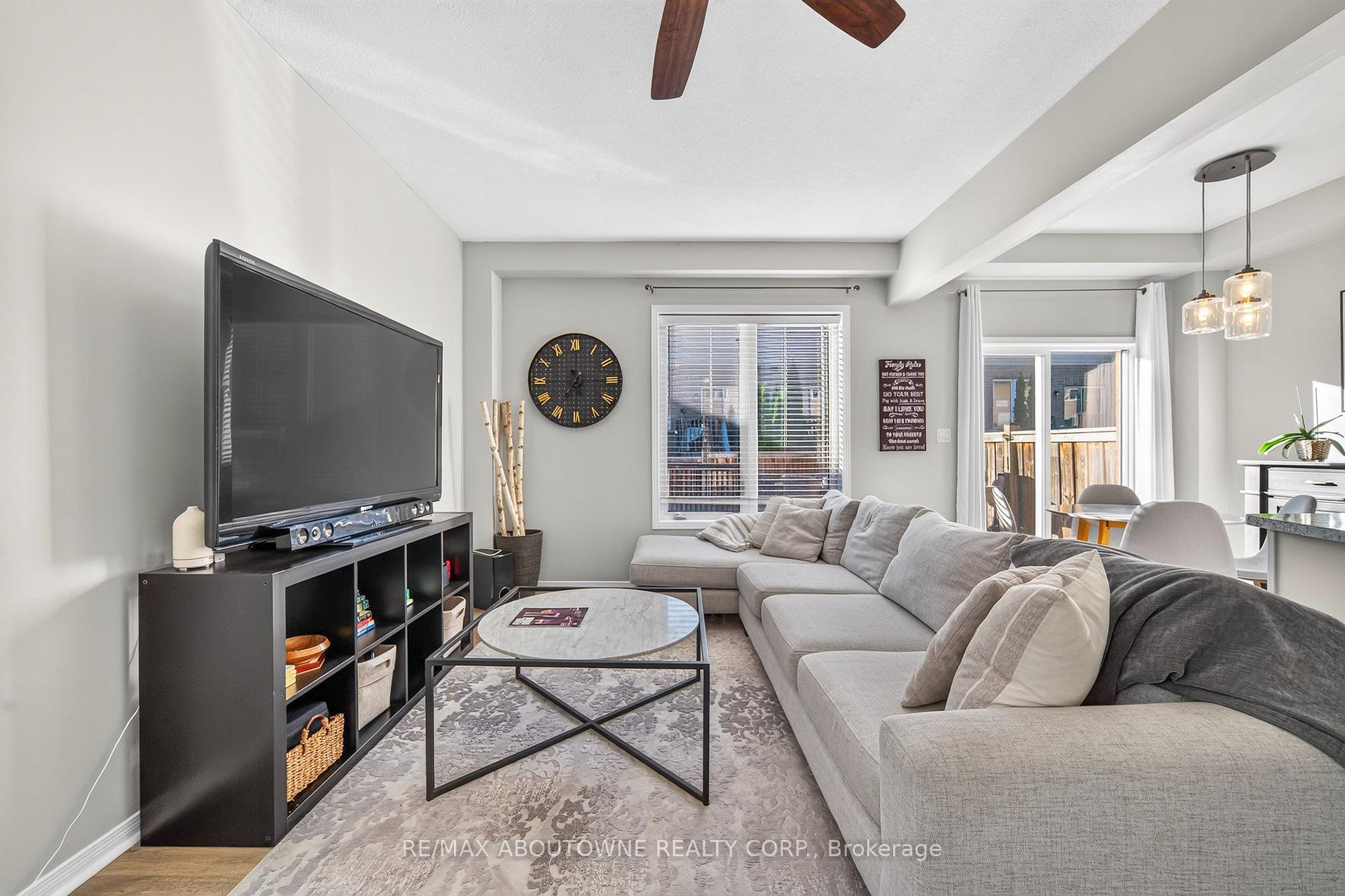 Photo 7 of Unit 21, 170 Palacebeach Trail, Hamilton, Lakeshore — HOMEH