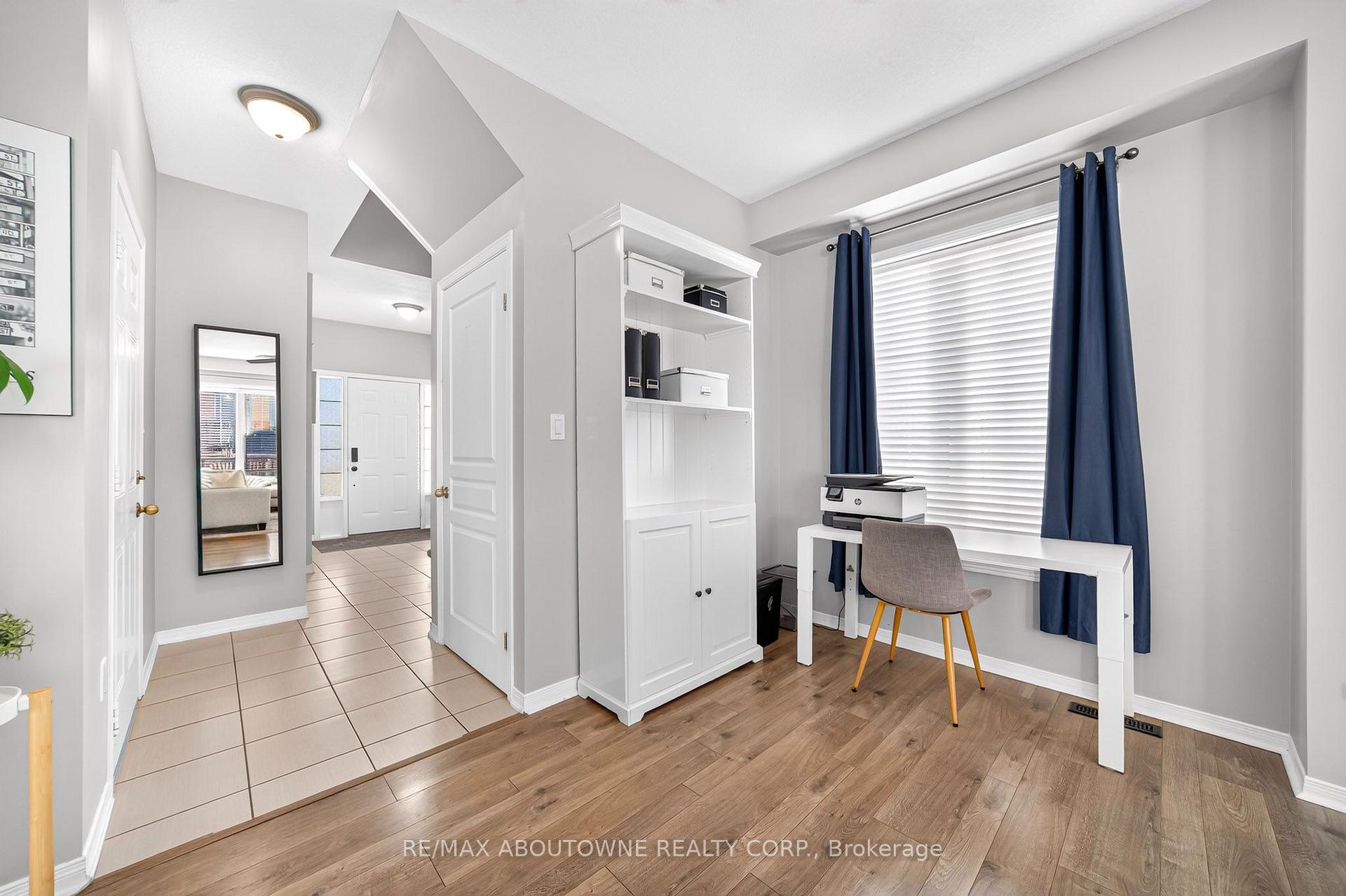 Photo 13 of Unit 21, 170 Palacebeach Trail, Hamilton, Lakeshore — HOMEH
