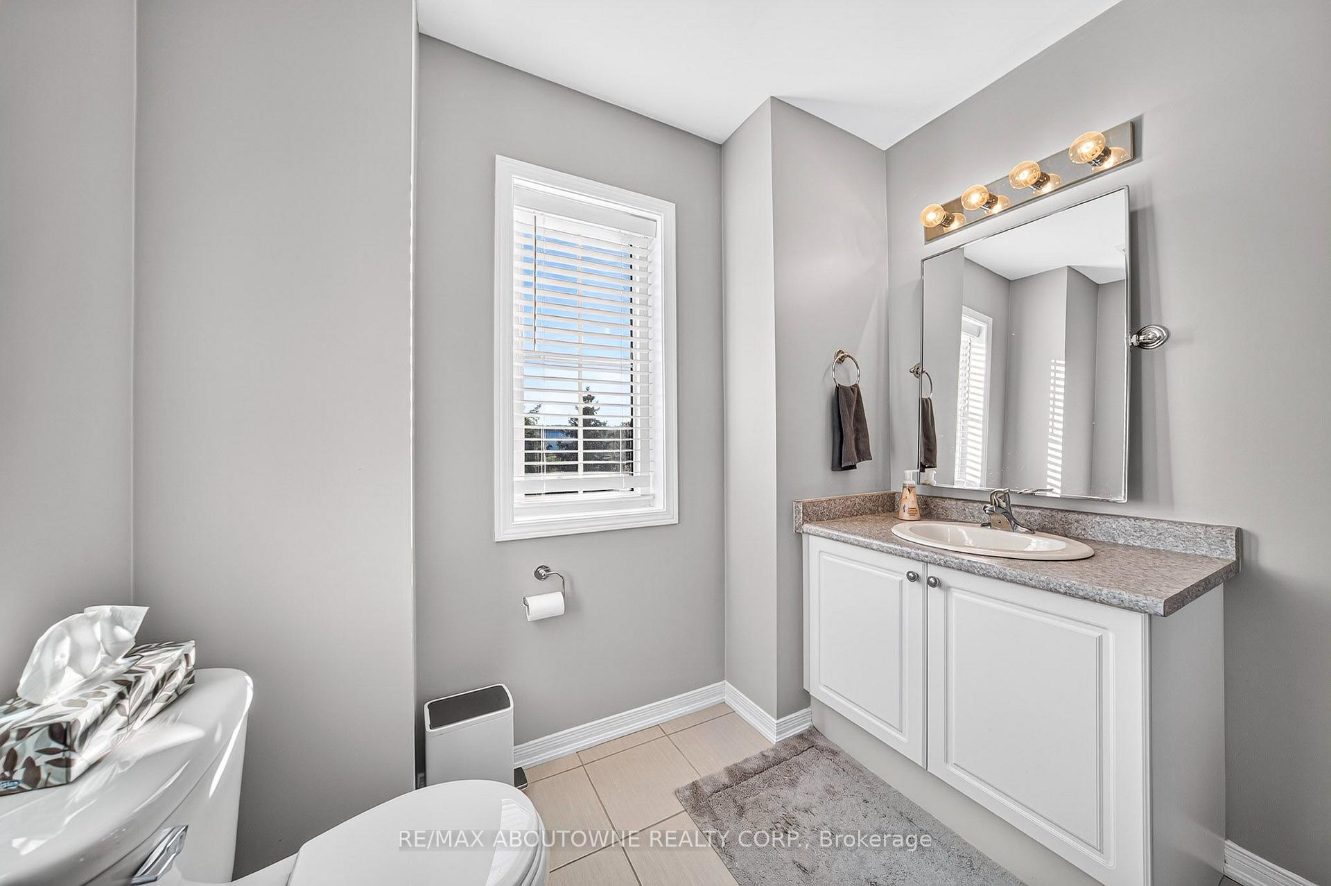 Photo 20 of Unit 21, 170 Palacebeach Trail, Hamilton, Lakeshore — HOMEH