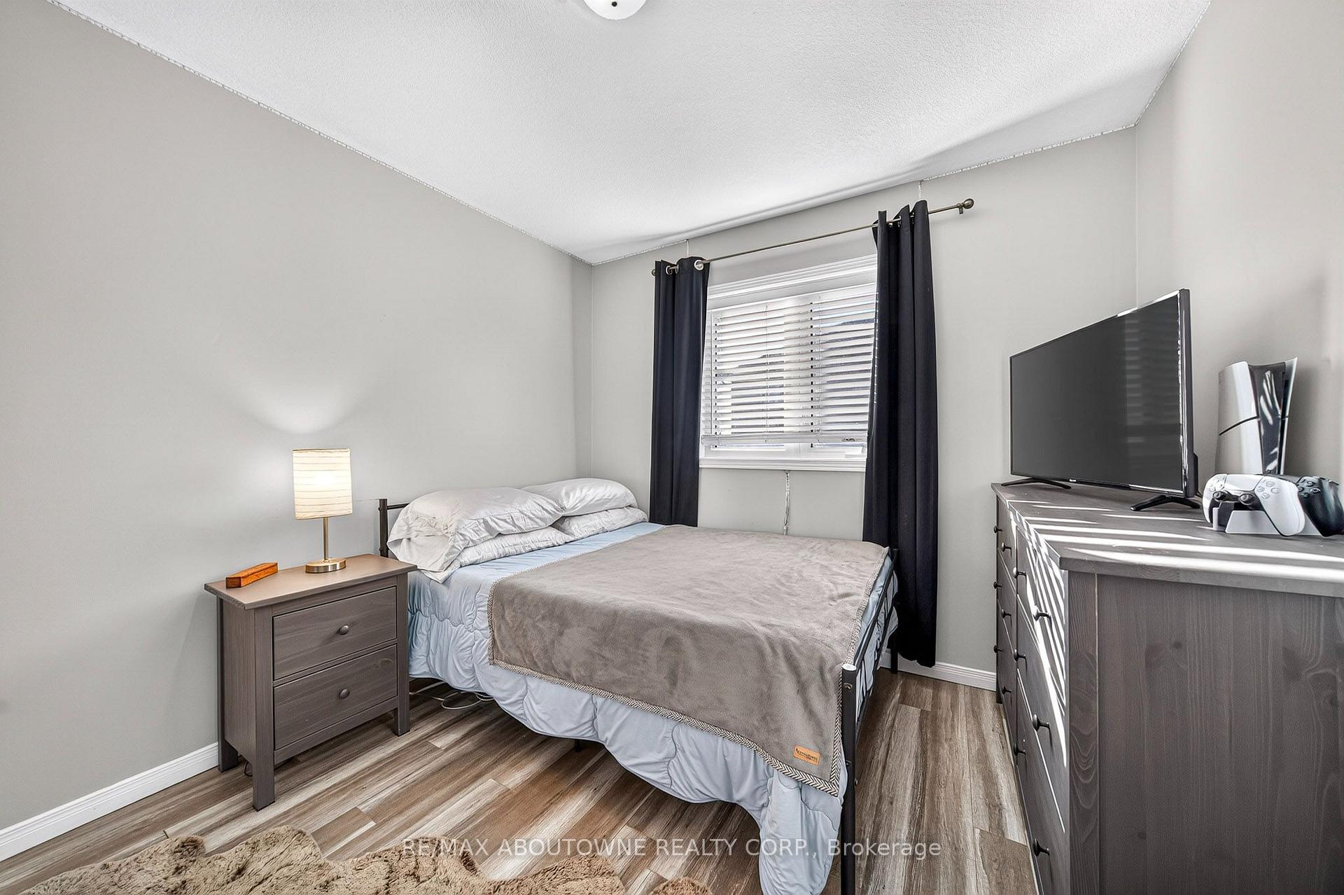 Photo 24 of Unit 21, 170 Palacebeach Trail, Hamilton, Lakeshore — HOMEH