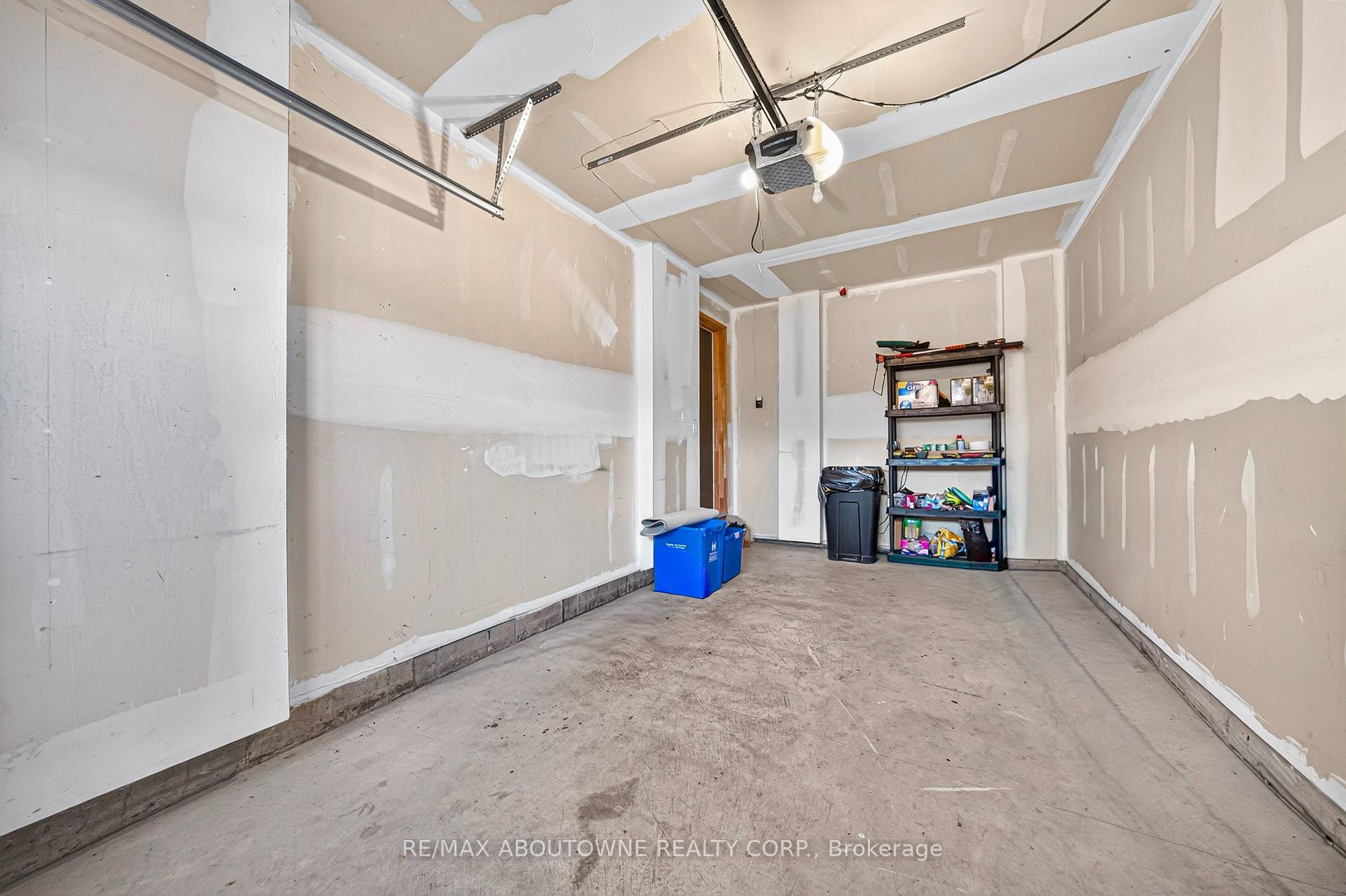 Photo 26 of Unit 21, 170 Palacebeach Trail, Hamilton, Lakeshore — HOMEH