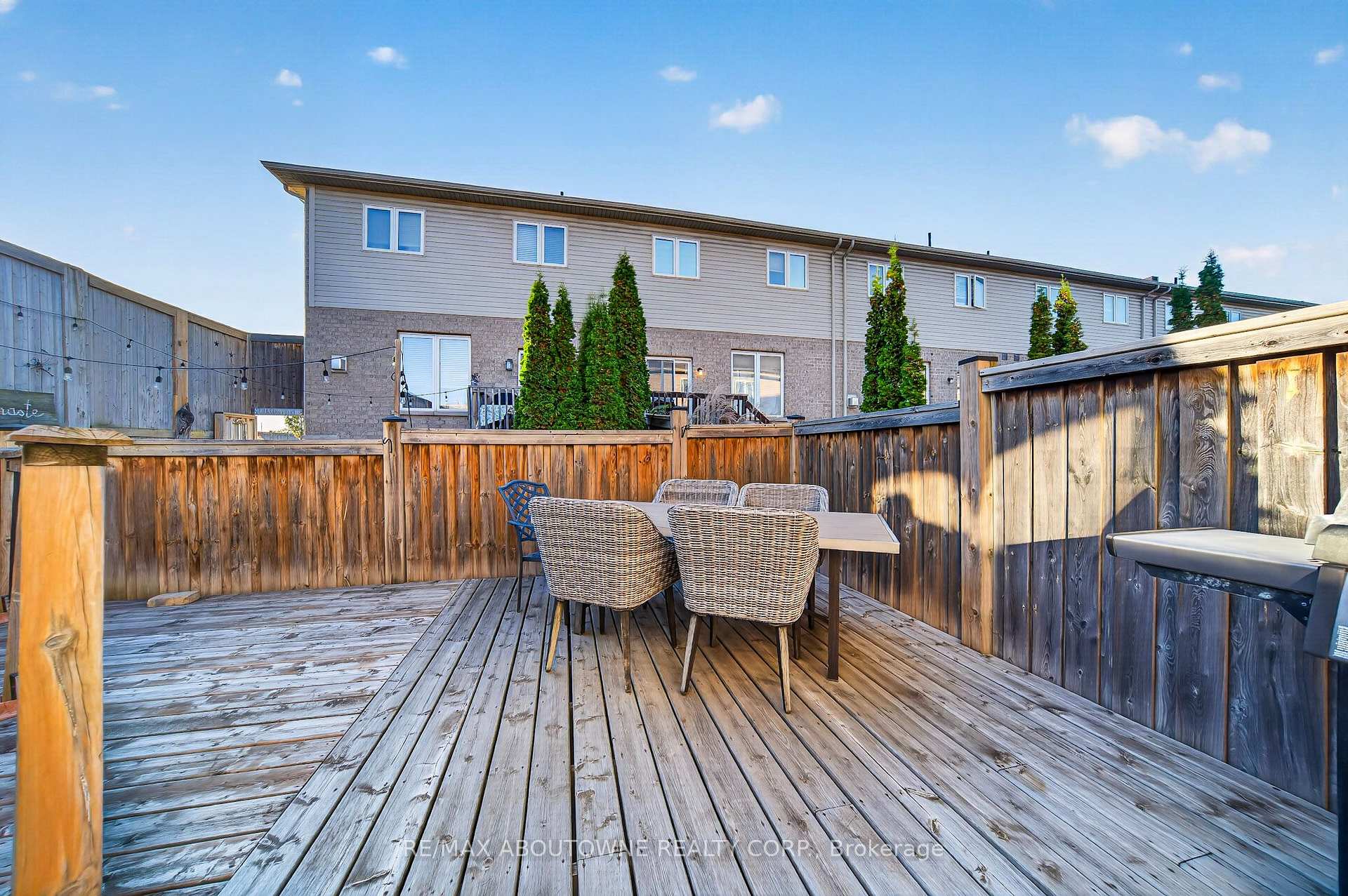 Photo 31 of Unit 21, 170 Palacebeach Trail, Hamilton, Lakeshore — HOMEH