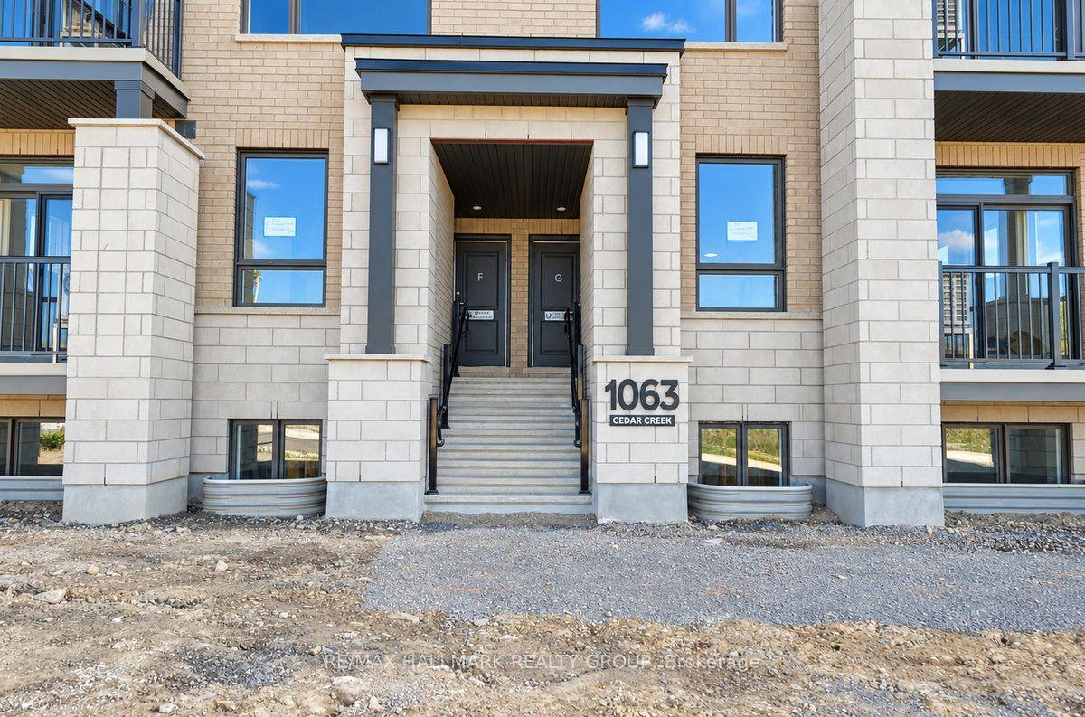 Photo 2 of 1063 Cedar Creek Dr, Ottawa, Blossom Park/Kemp Park/Findlay Creek — HOMEH