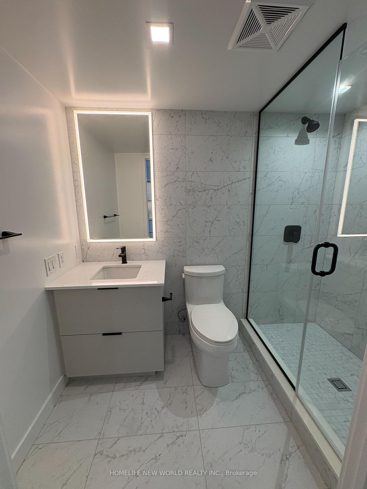 Photo of Unit 1009, 609 Sherbourne Street