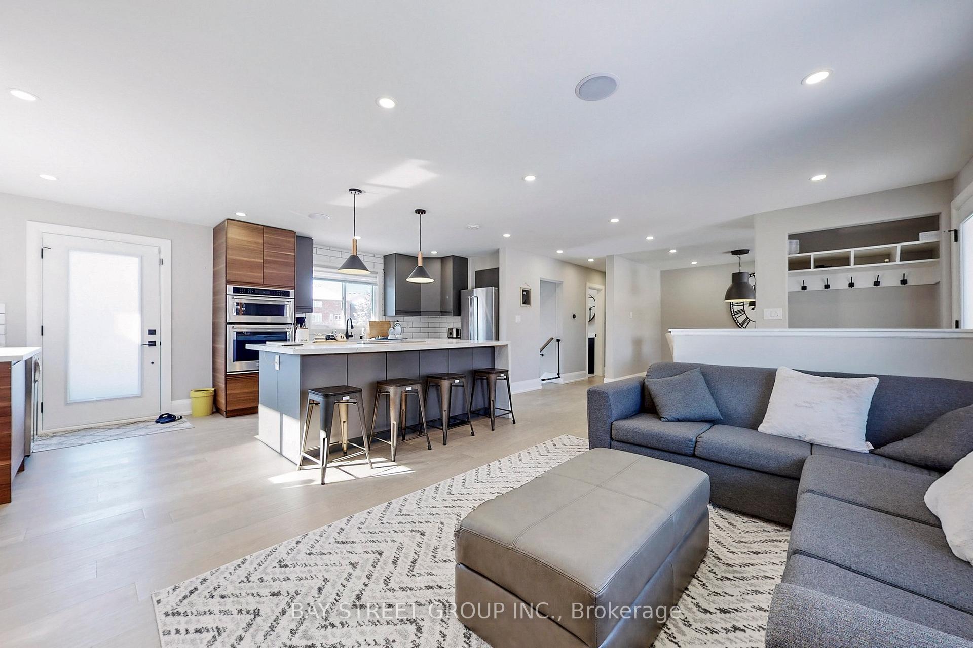 Photo 4 of 646 Simcoe Road, Bradford West Gwillimbury, Bradford — HOMEH