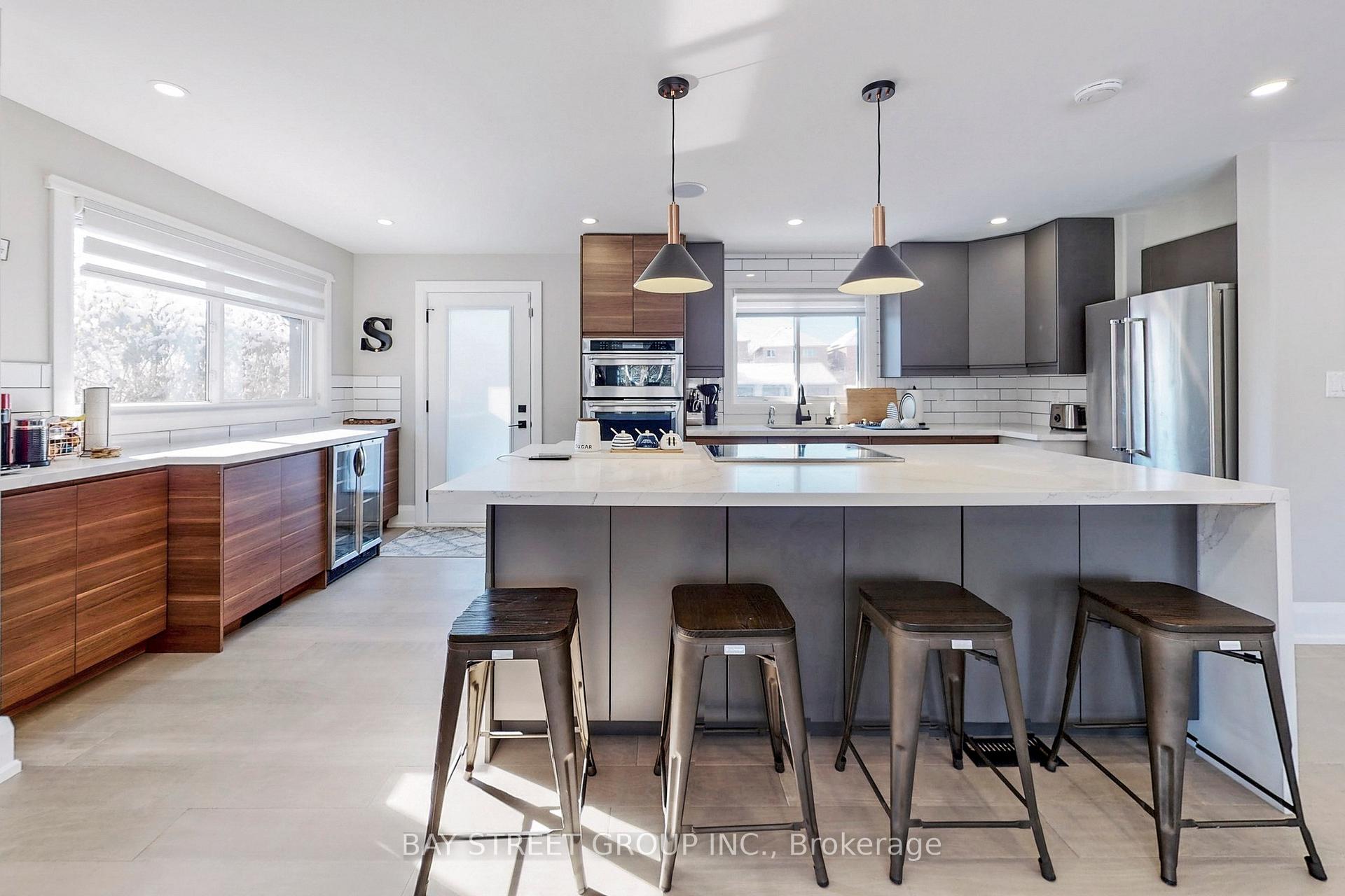 Photo 2 of 646 Simcoe Road, Bradford West Gwillimbury, Bradford — HOMEH