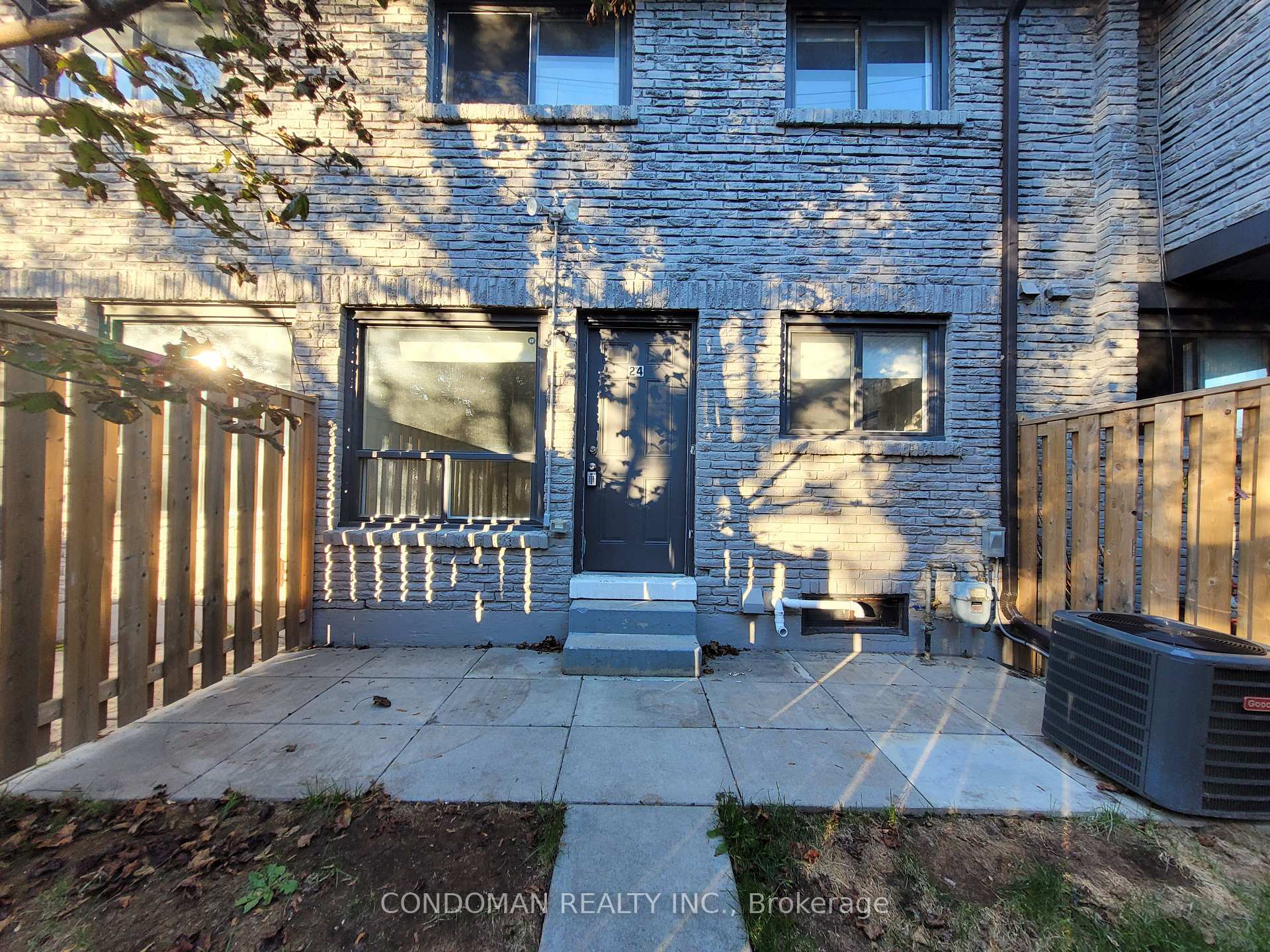 Photo 3 of Unit 24, 477 Dean Avenue, Oshawa, Central — HOMEH
