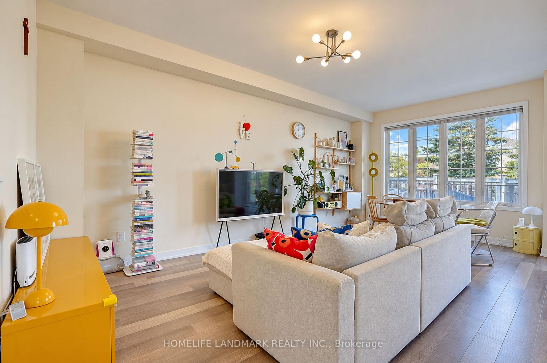 Photo 10 of 18 Avonmore Trail, Vaughan, Patterson — HOMEH
