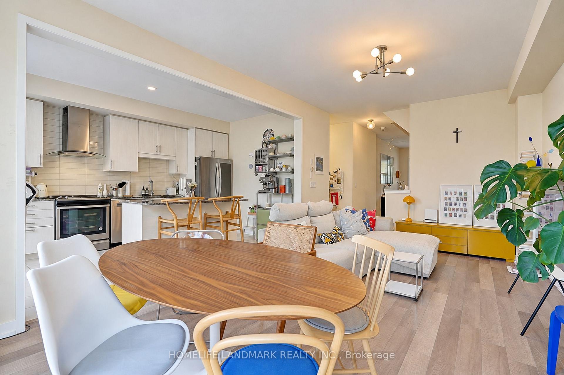 Photo 14 of 18 Avonmore Trail, Vaughan, Patterson — HOMEH
