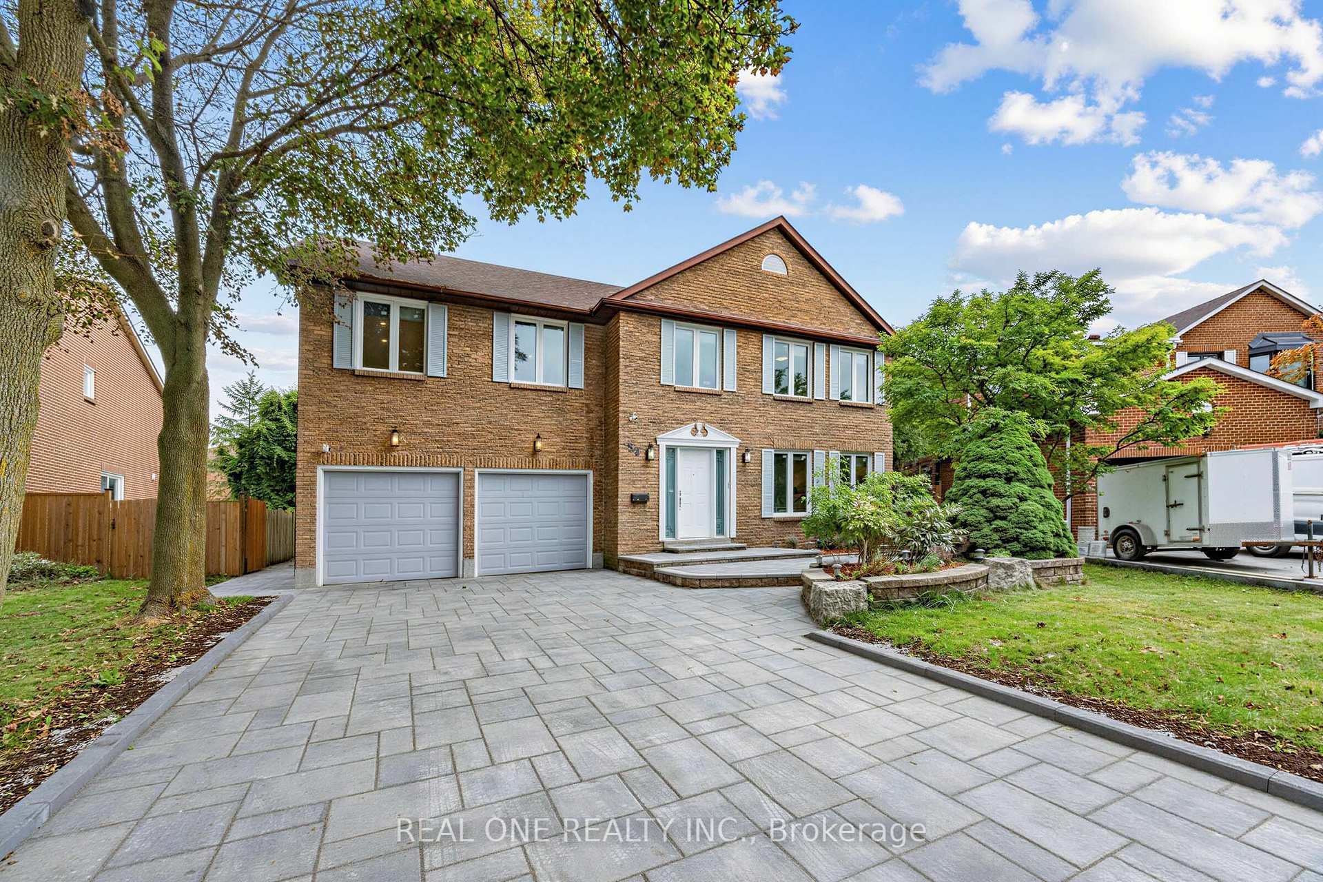 Photo 2 of 52 Fenwick Crescent, Markham, Unionville — HOMEH