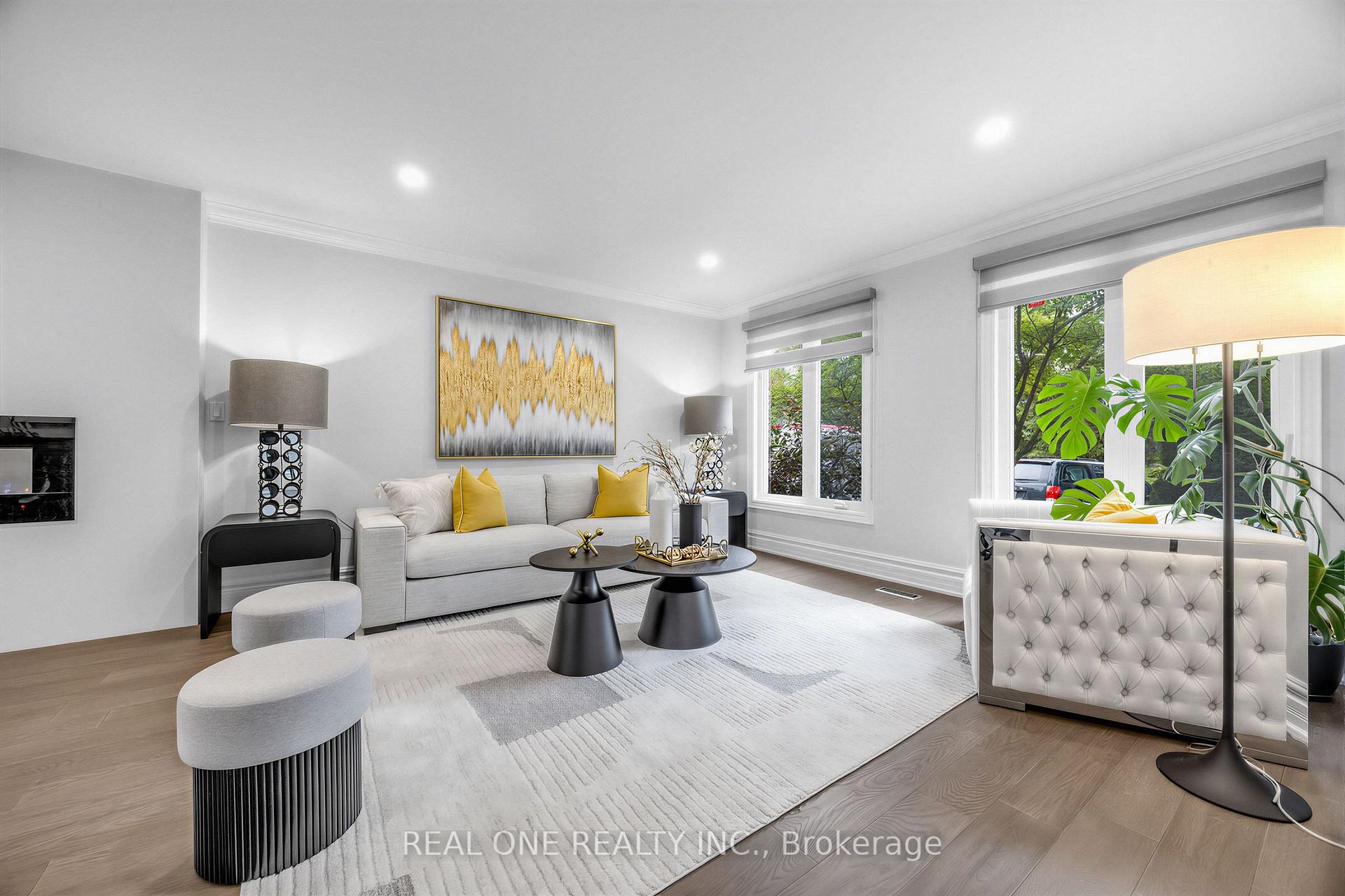 Photo 5 of 52 Fenwick Crescent, Markham, Unionville — HOMEH