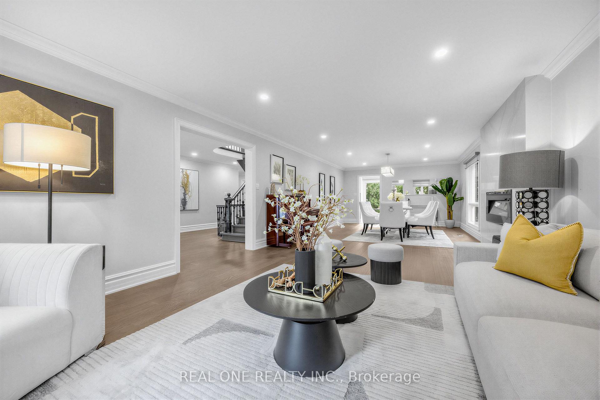 Photo 9 of 52 Fenwick Crescent, Markham, Unionville — HOMEH