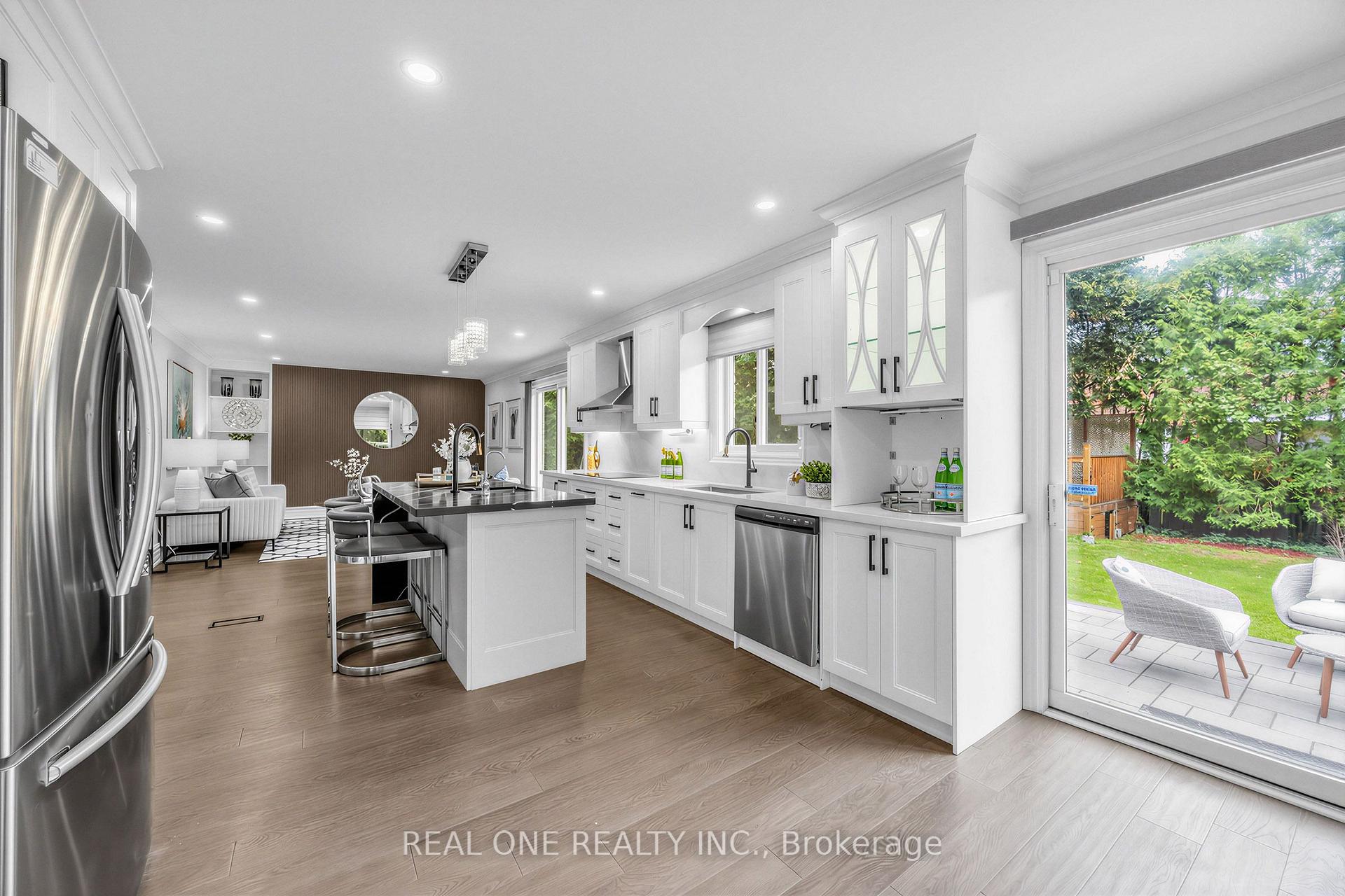 Photo 16 of 52 Fenwick Crescent, Markham, Unionville — HOMEH