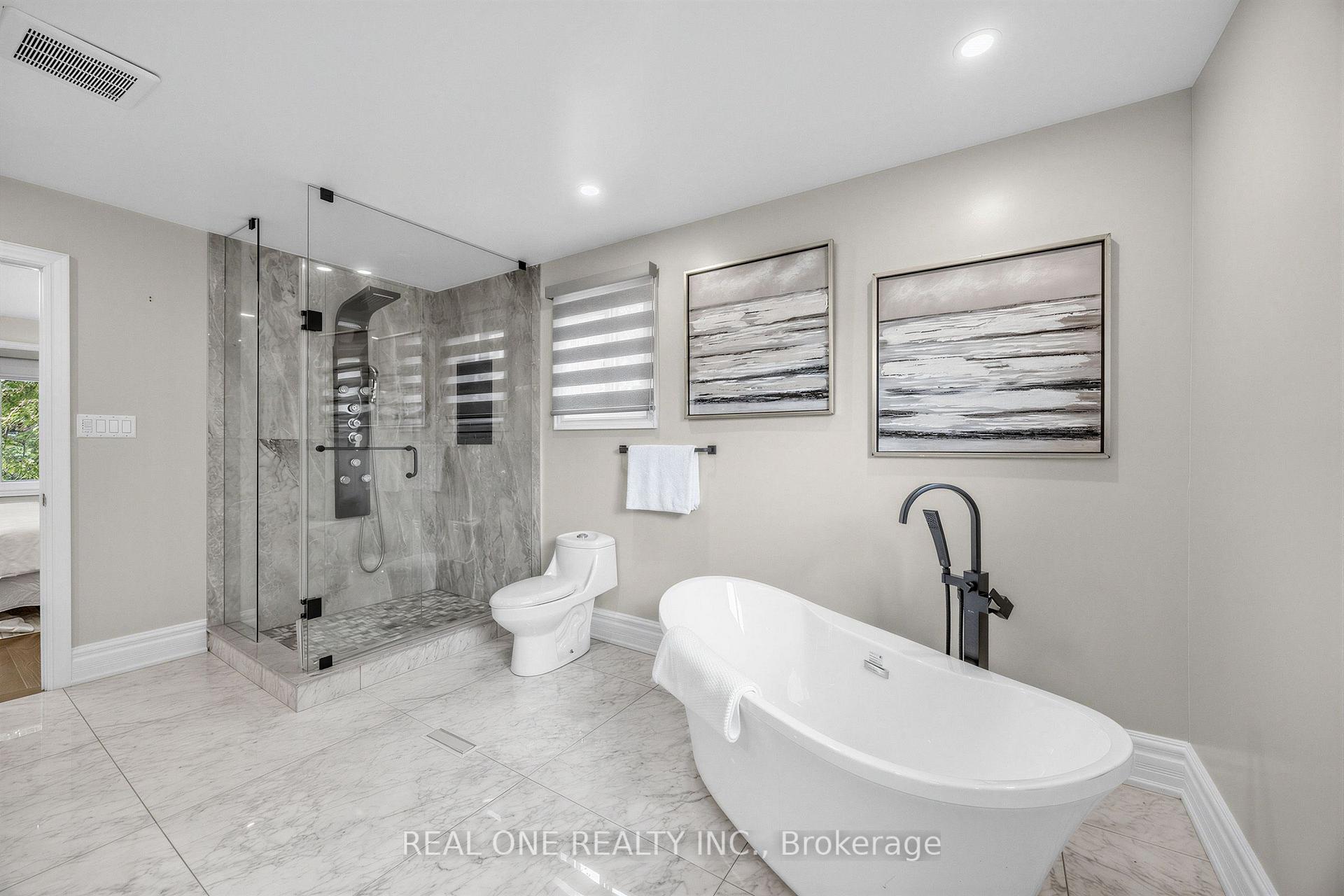 Photo 34 of 52 Fenwick Crescent, Markham, Unionville — HOMEH