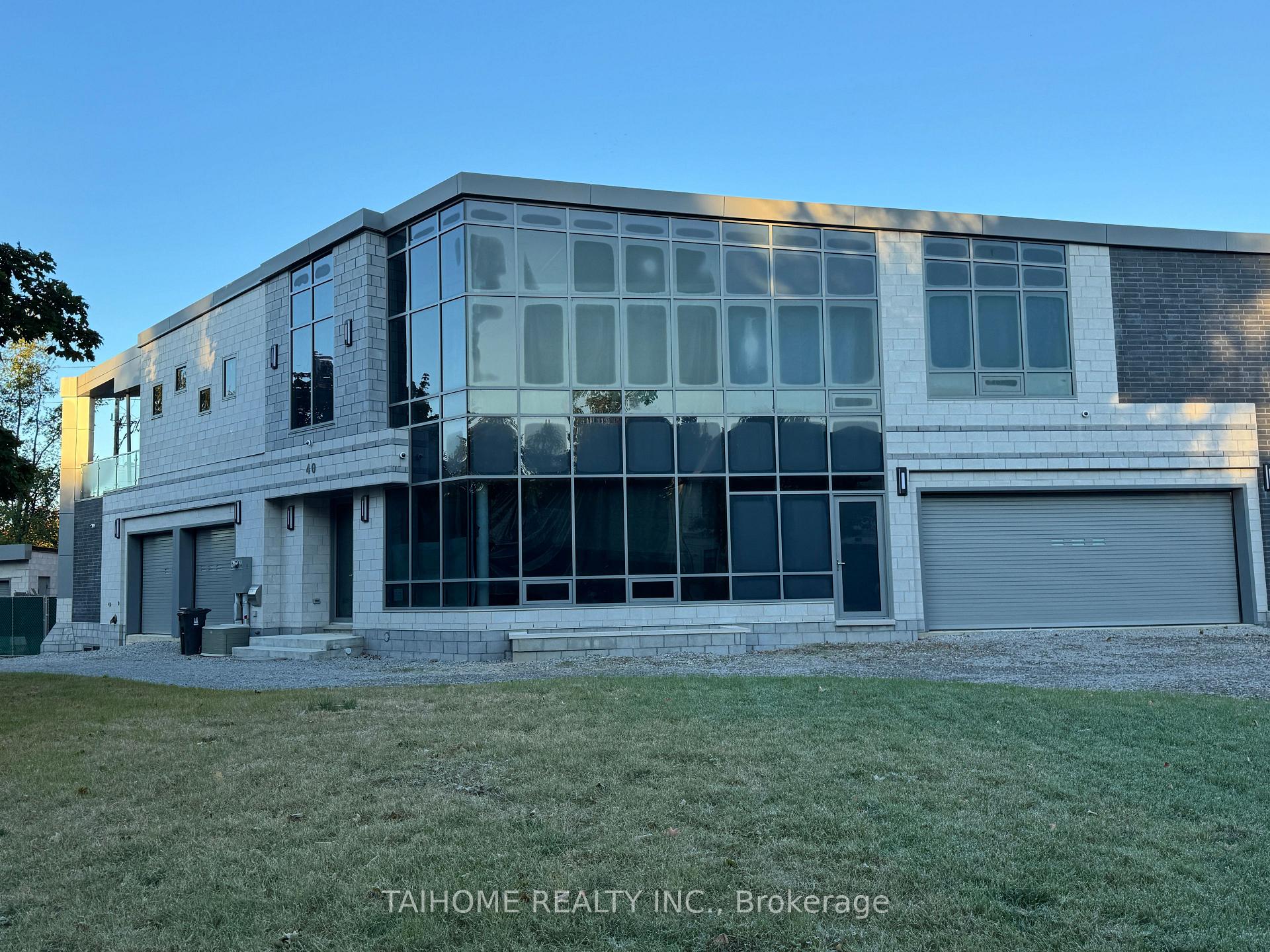 Photo 16 of 40 Tottenham Road, North York, Banbury-Don Mills — HOMEH