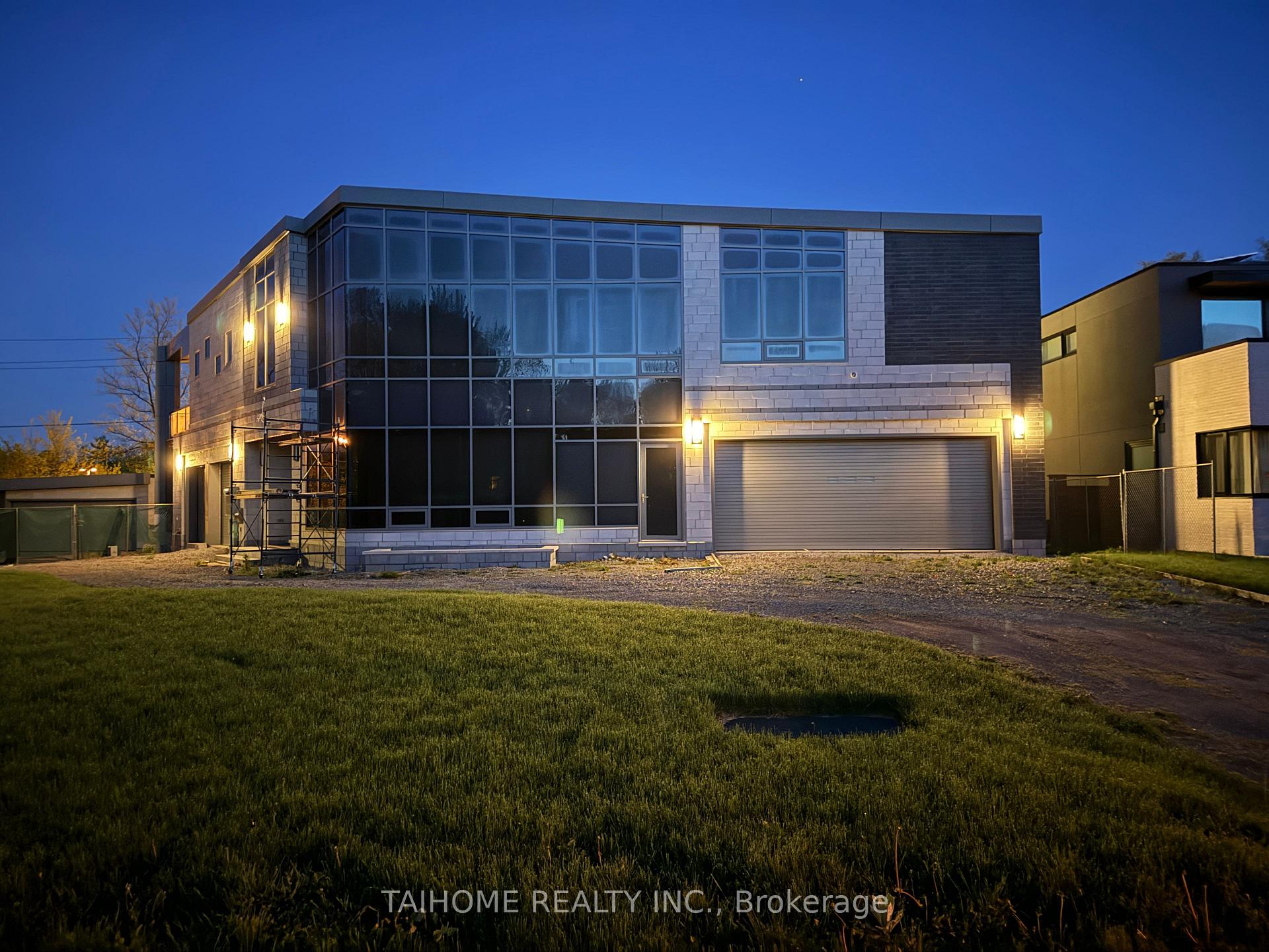 Photo 43 of 40 Tottenham Road, North York, Banbury-Don Mills — HOMEH