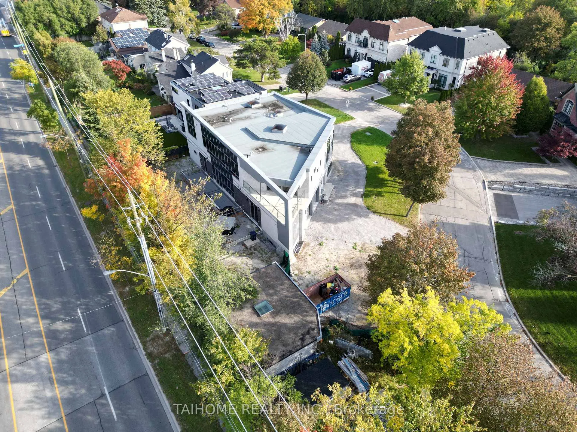 Photo 6 of 40 Tottenham Road, North York, Banbury-Don Mills — HOMEH