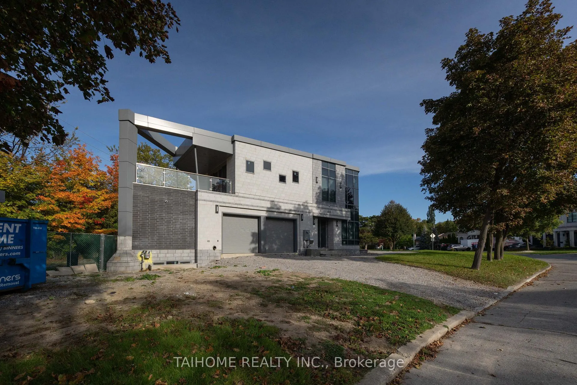 Photo 19 of 40 Tottenham Road, North York, Banbury-Don Mills — HOMEH