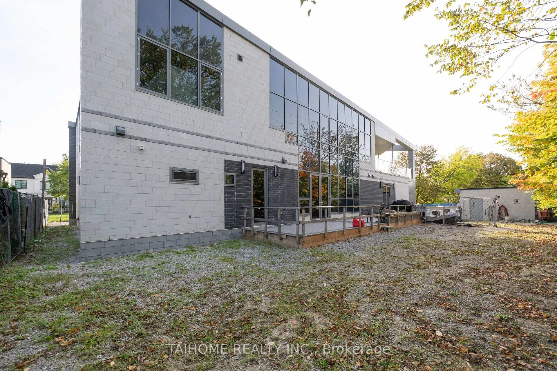 Photo 31 of 40 Tottenham Road, North York, Banbury-Don Mills — HOMEH
