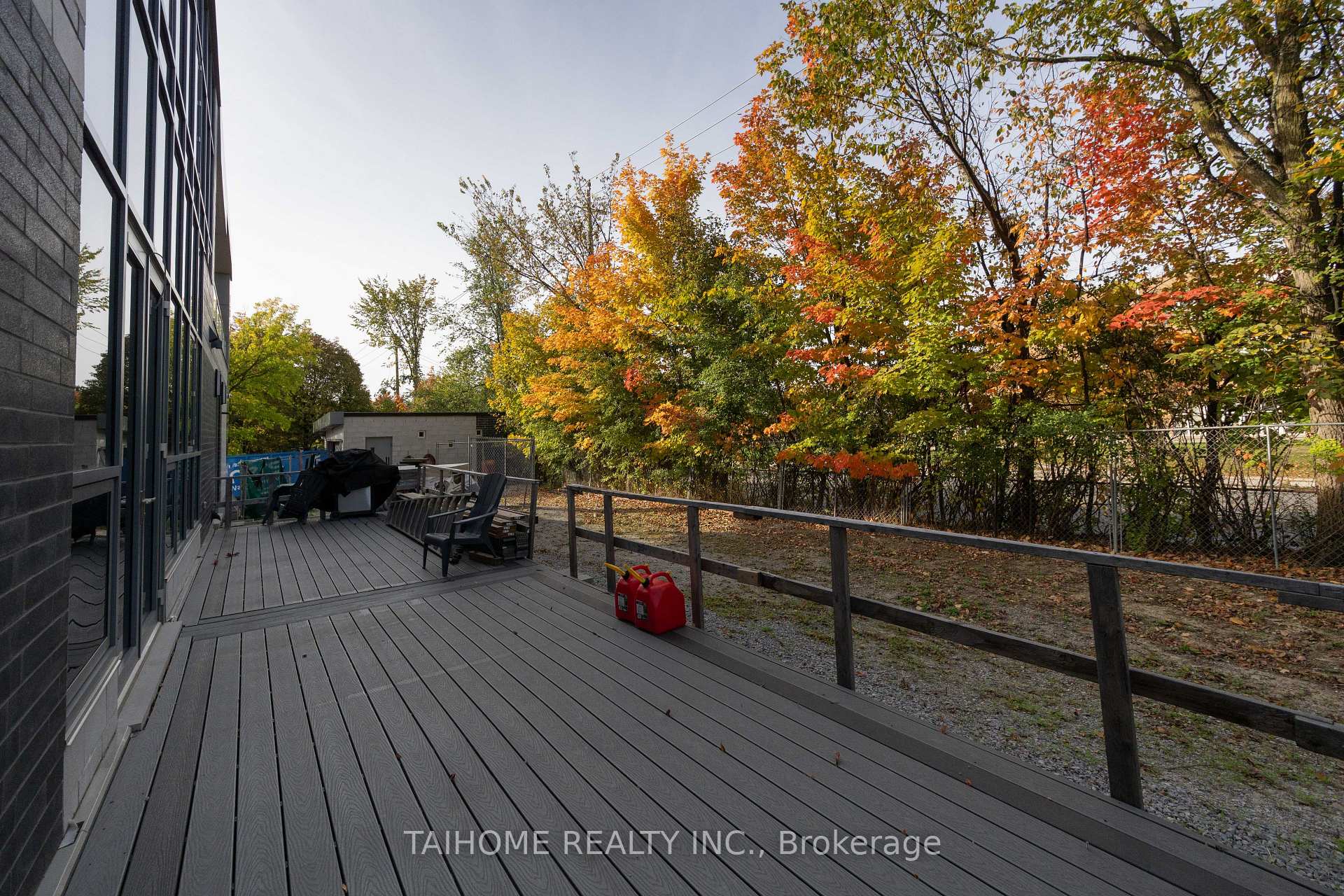 Photo 38 of 40 Tottenham Road, North York, Banbury-Don Mills — HOMEH