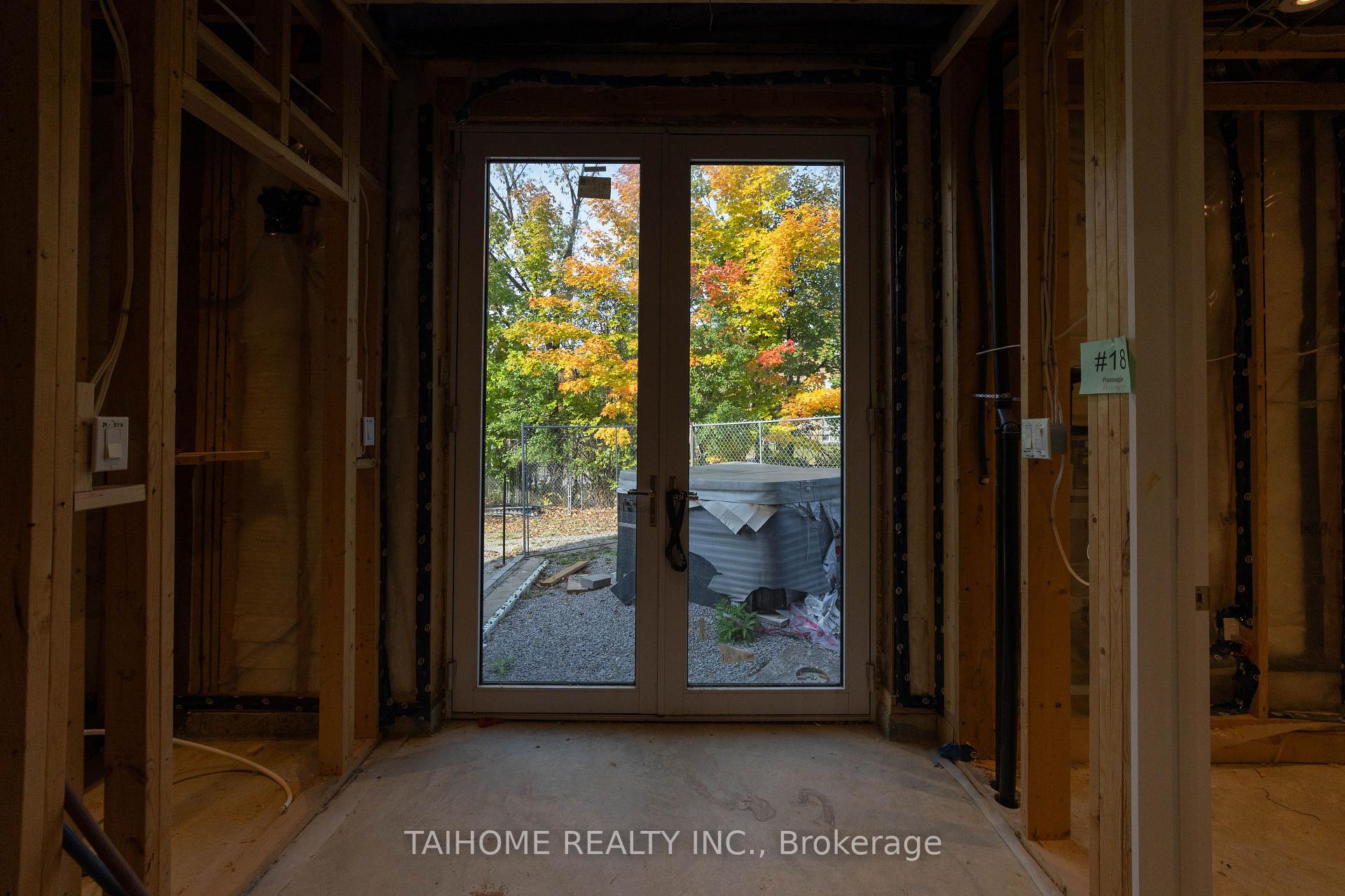 Photo 49 of 40 Tottenham Road, North York, Banbury-Don Mills — HOMEH