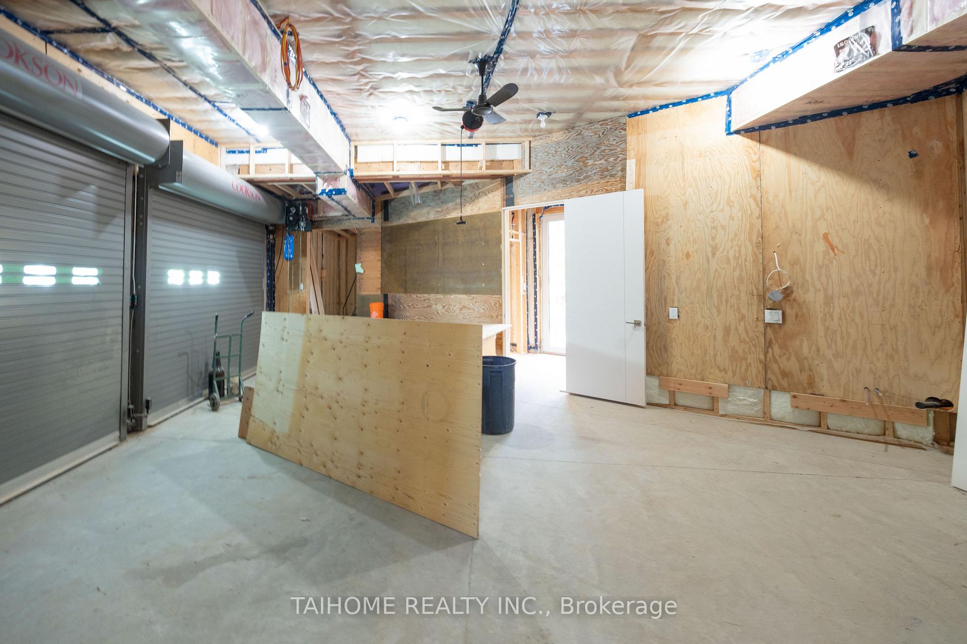 Photo 55 of 40 Tottenham Road, North York, Banbury-Don Mills — HOMEH