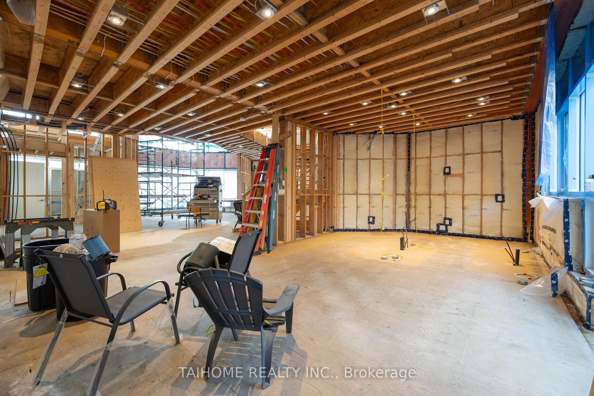 Photo 56 of 40 Tottenham Road, North York, Banbury-Don Mills — HOMEH