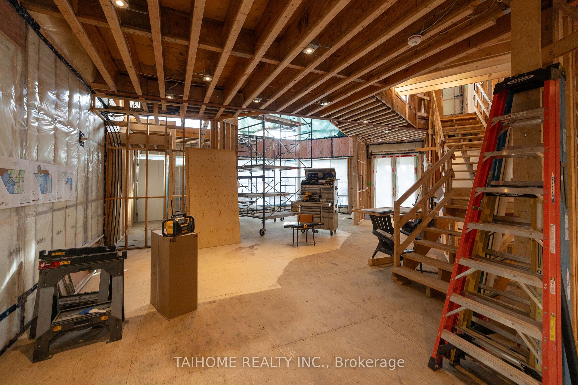 Photo 58 of 40 Tottenham Road, North York, Banbury-Don Mills — HOMEH