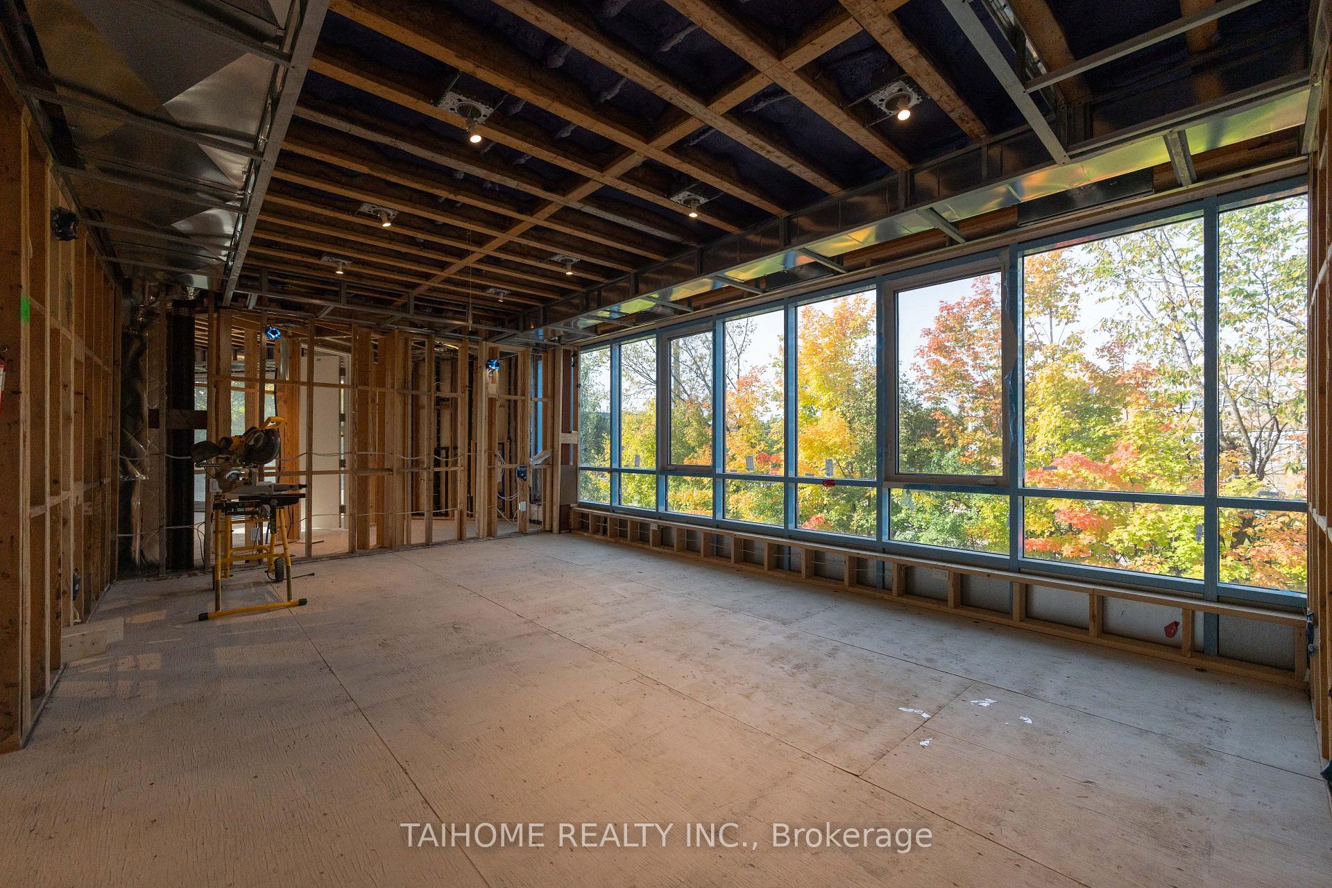 Photo 64 of 40 Tottenham Road, North York, Banbury-Don Mills — HOMEH