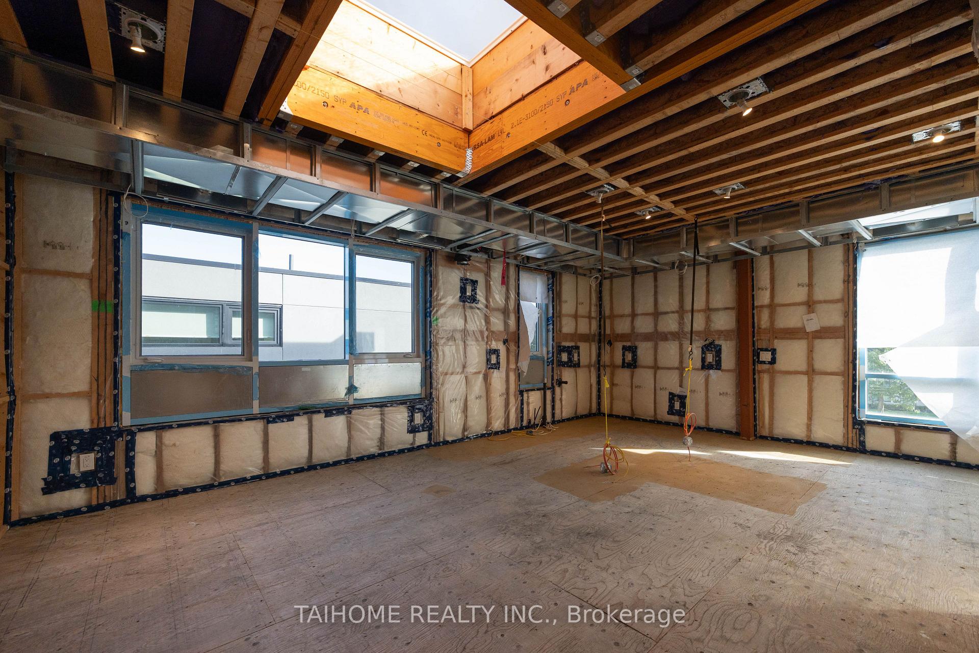 Photo 70 of 40 Tottenham Road, North York, Banbury-Don Mills — HOMEH
