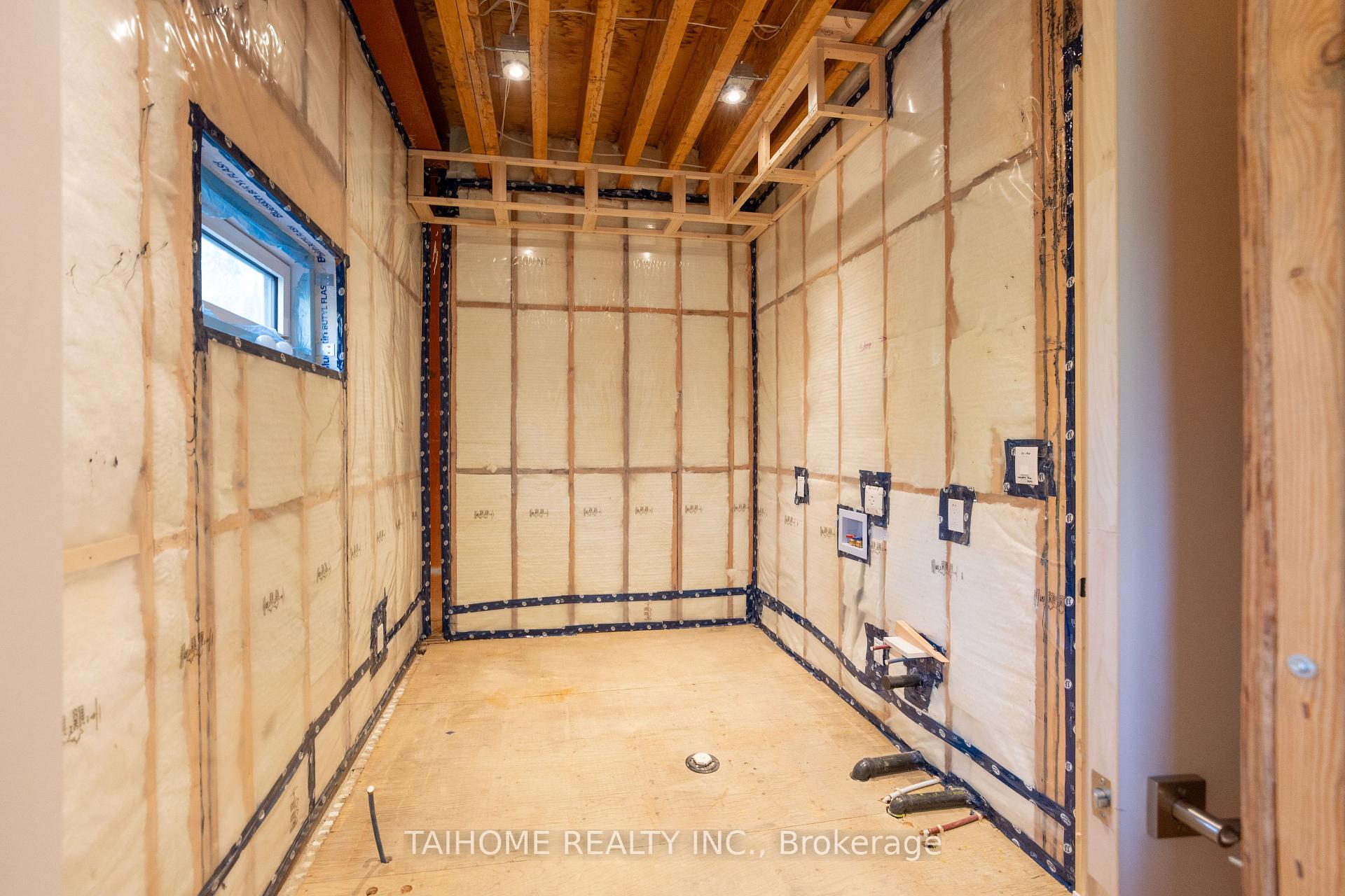 Photo 73 of 40 Tottenham Road, North York, Banbury-Don Mills — HOMEH