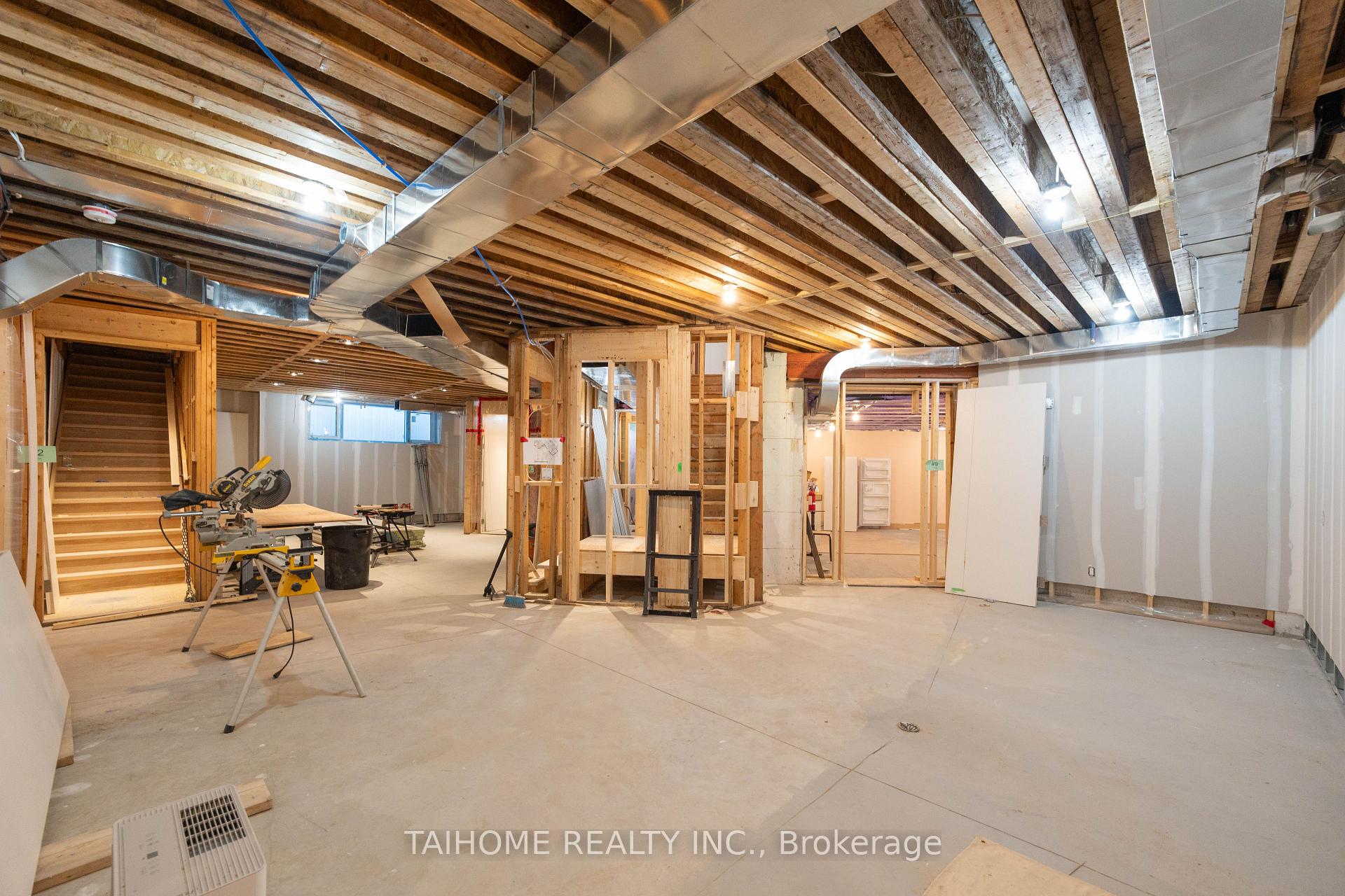 Photo 75 of 40 Tottenham Road, North York, Banbury-Don Mills — HOMEH