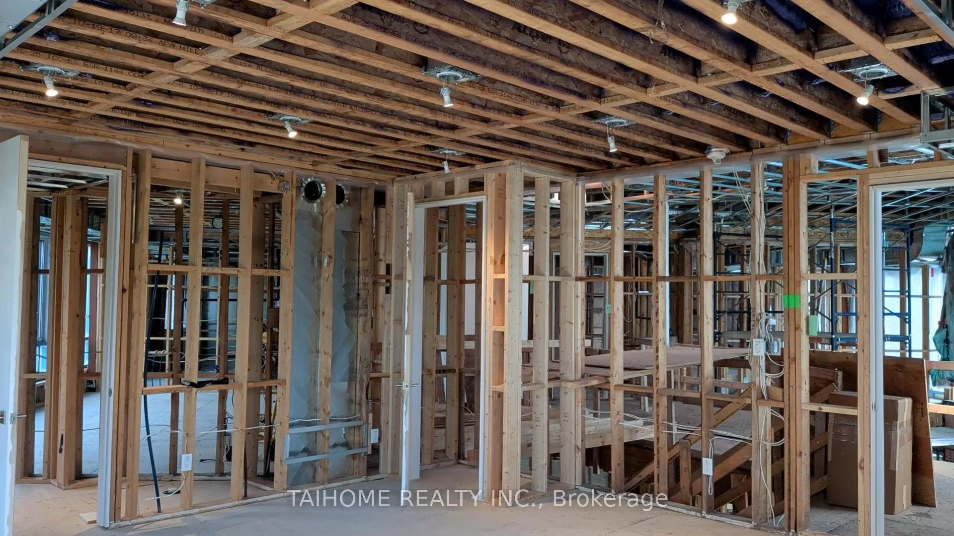 Photo 25 of 40 Tottenham Road, North York, Banbury-Don Mills — HOMEH