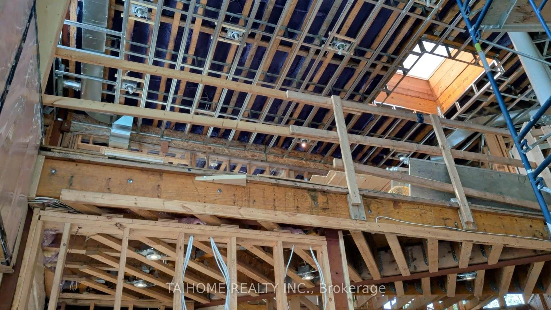 Photo 41 of 40 Tottenham Road, North York, Banbury-Don Mills — HOMEH