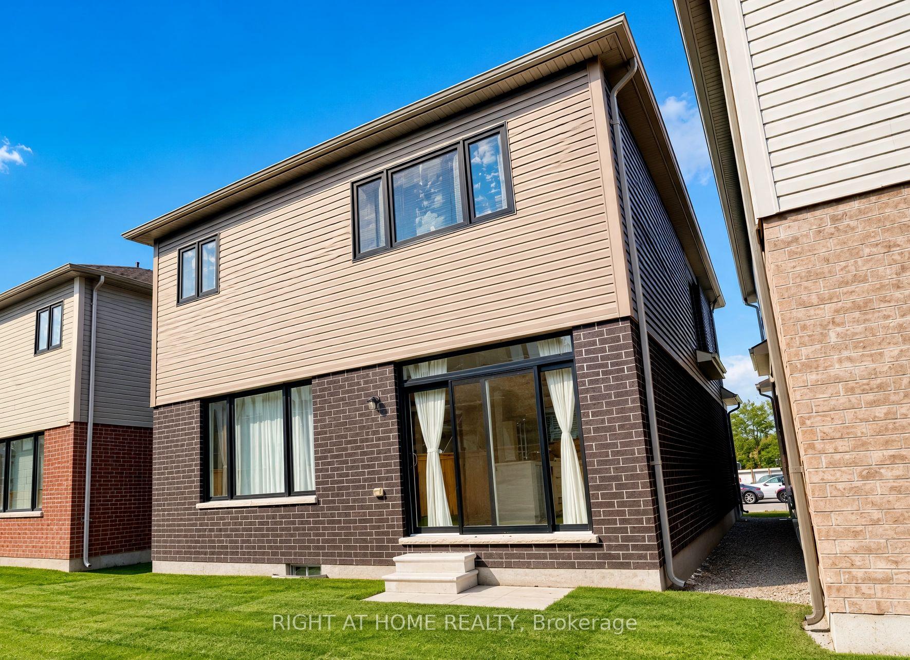 Photo 3 of 108 Nottingham Road, Barrie, Rural Barrie Southeast — HOMEH