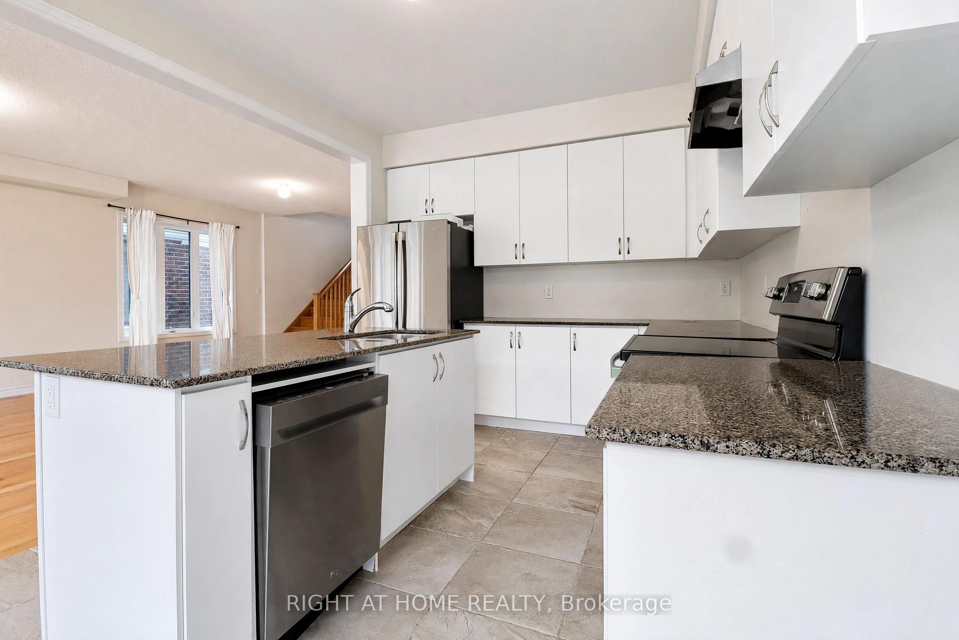 Photo 7 of 108 Nottingham Road, Barrie, Rural Barrie Southeast — HOMEH