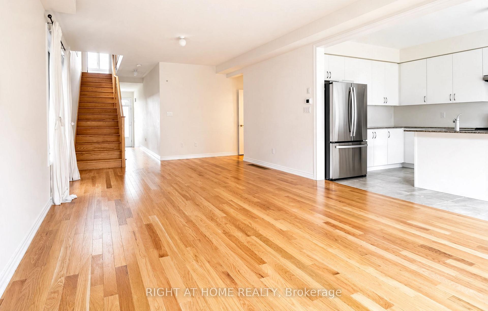 Photo 5 of 108 Nottingham Road, Barrie, Rural Barrie Southeast — HOMEH